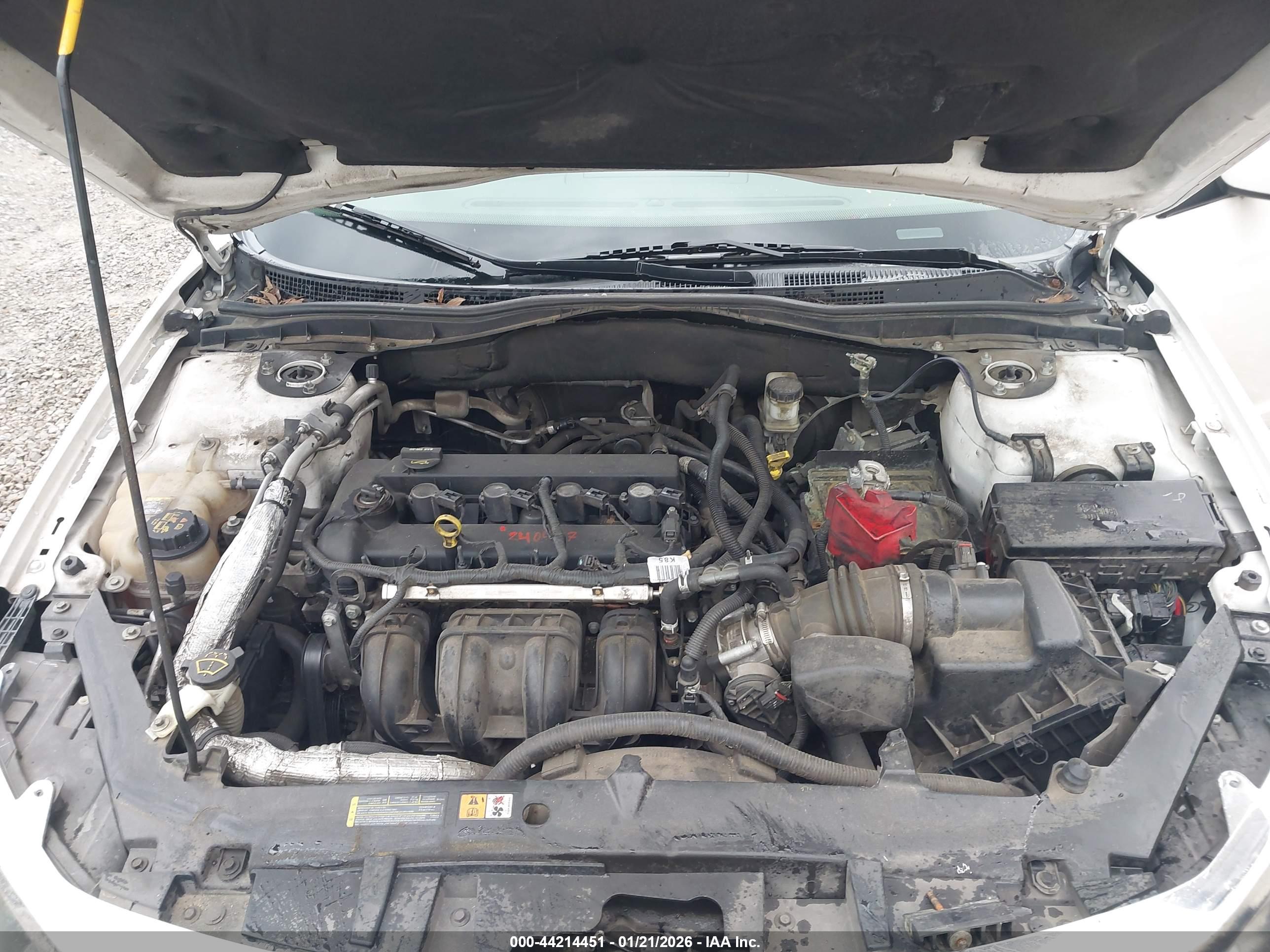 FORD FUSION image 10
