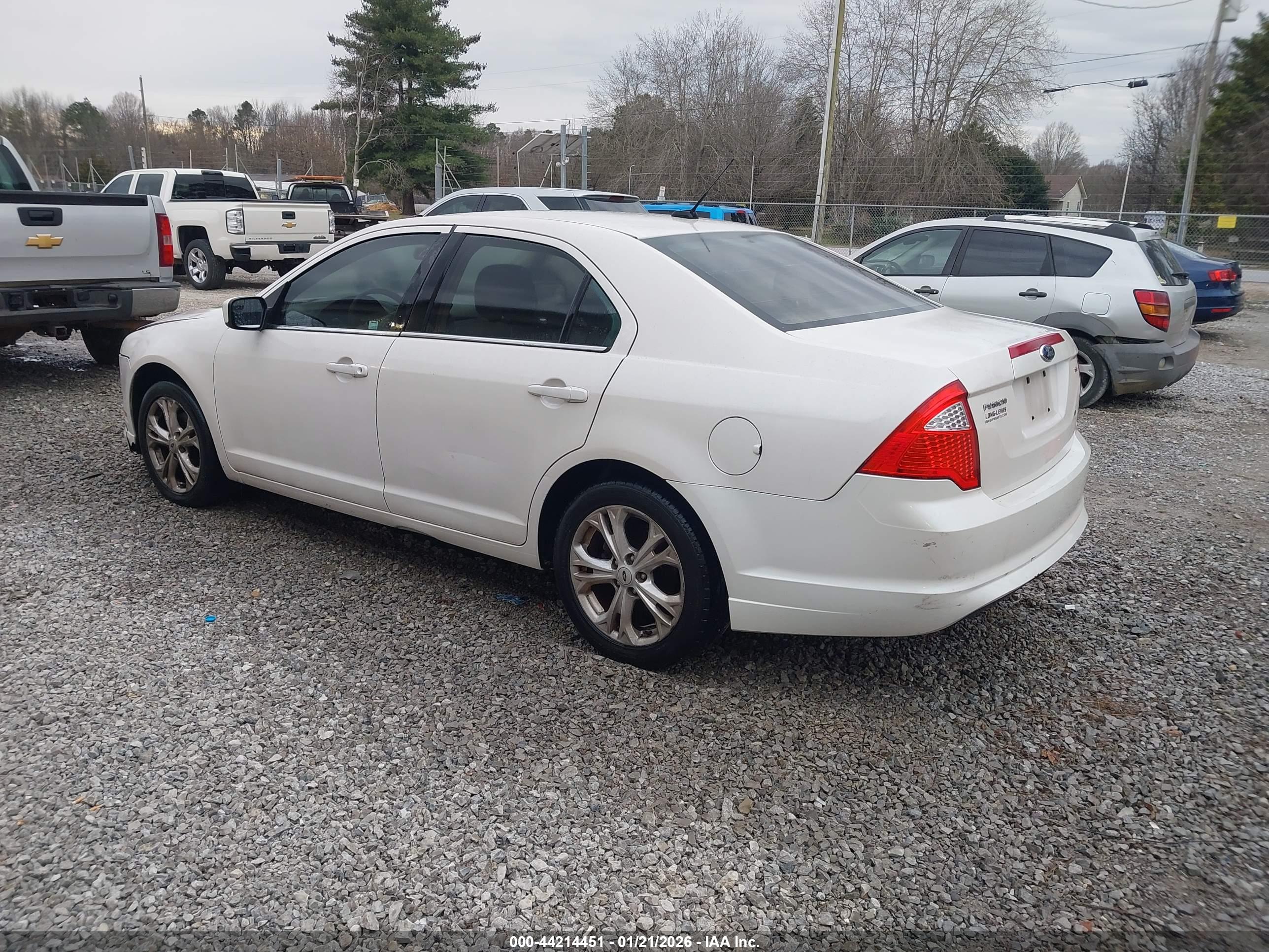 FORD FUSION image 3