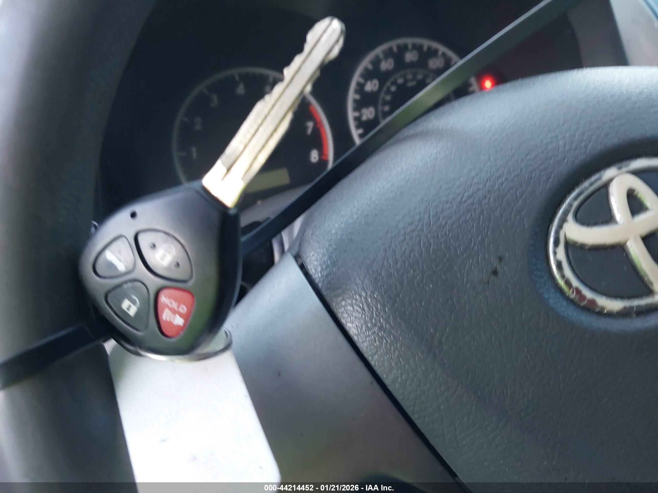 TOYOTA COROLLA image 11