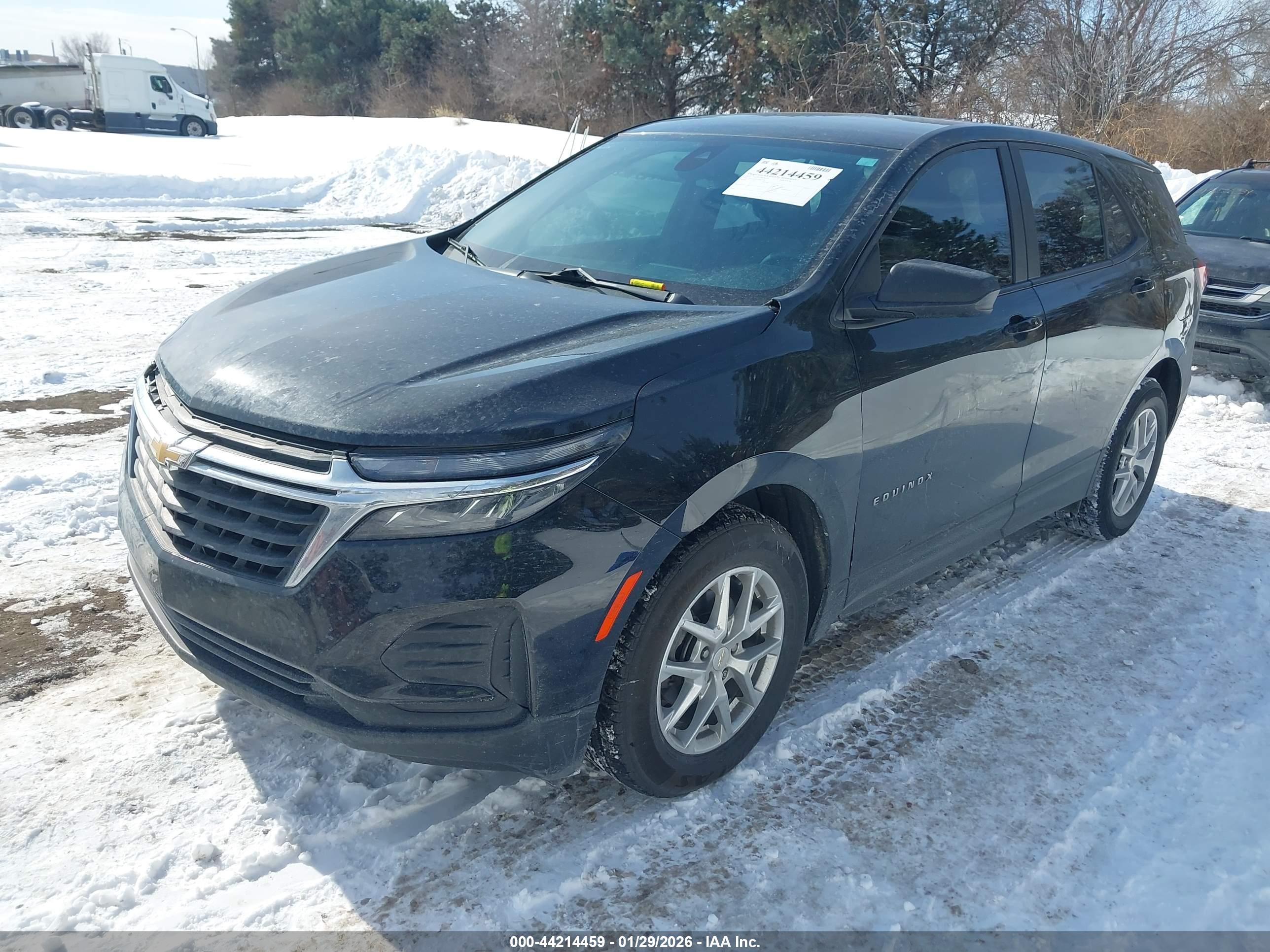 CHEVROLET EQUINOX image 2