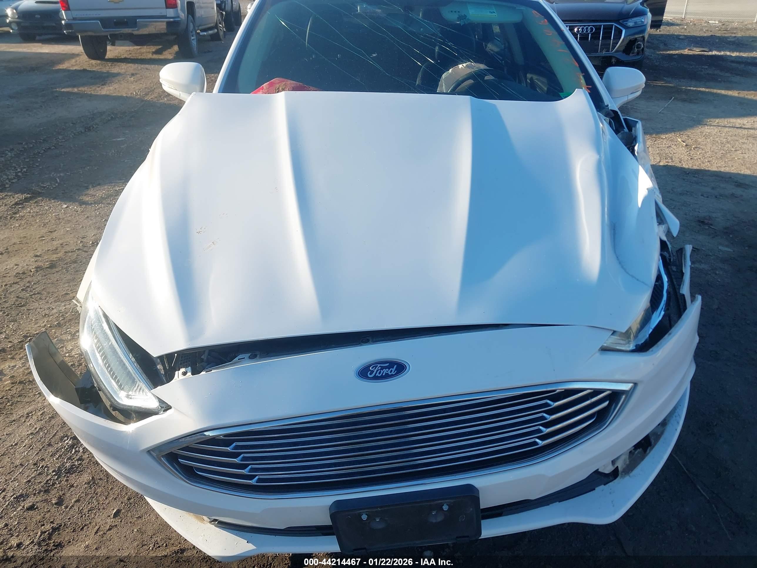 FORD FUSION image 10