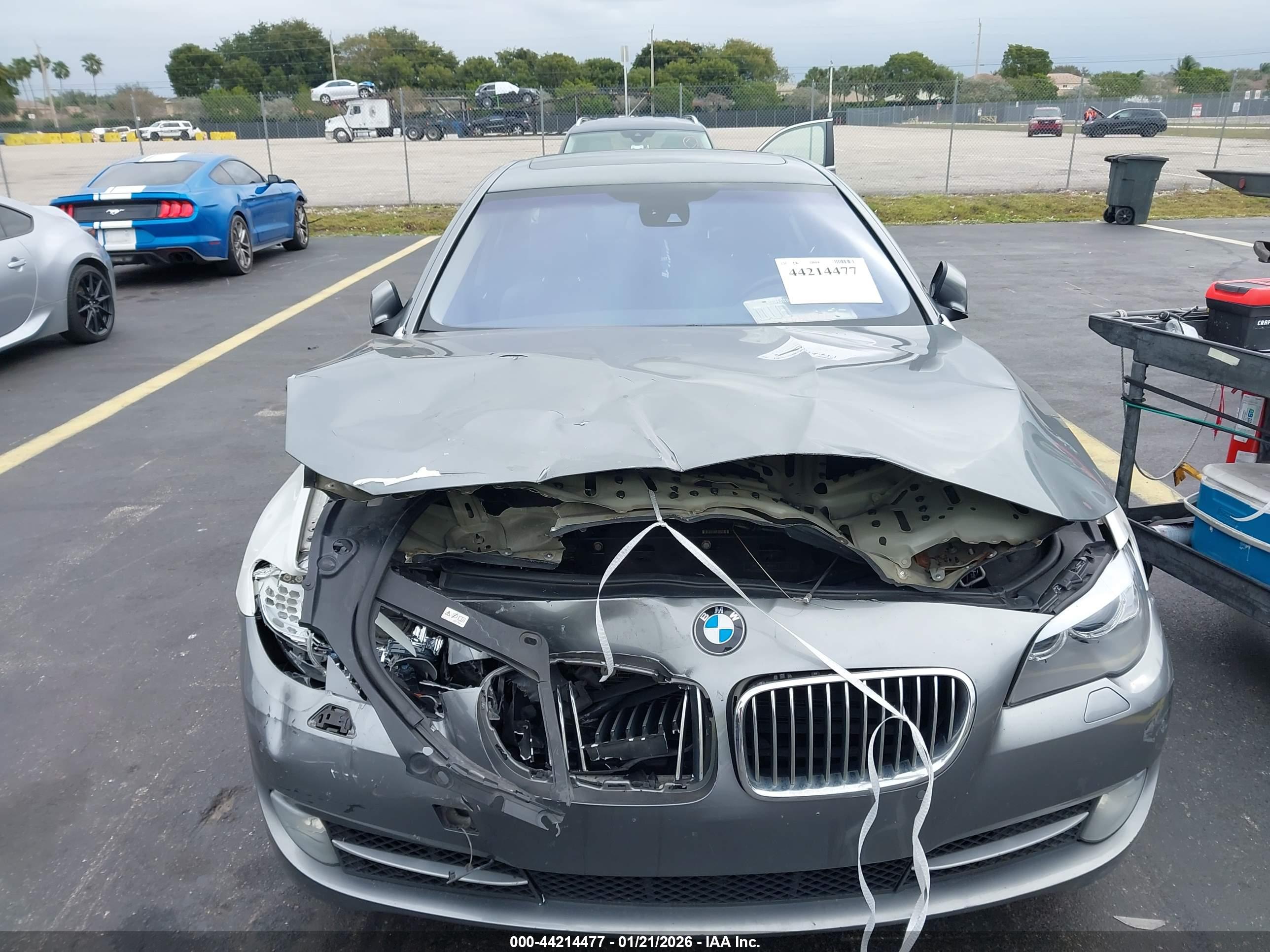 BMW 535I image 6