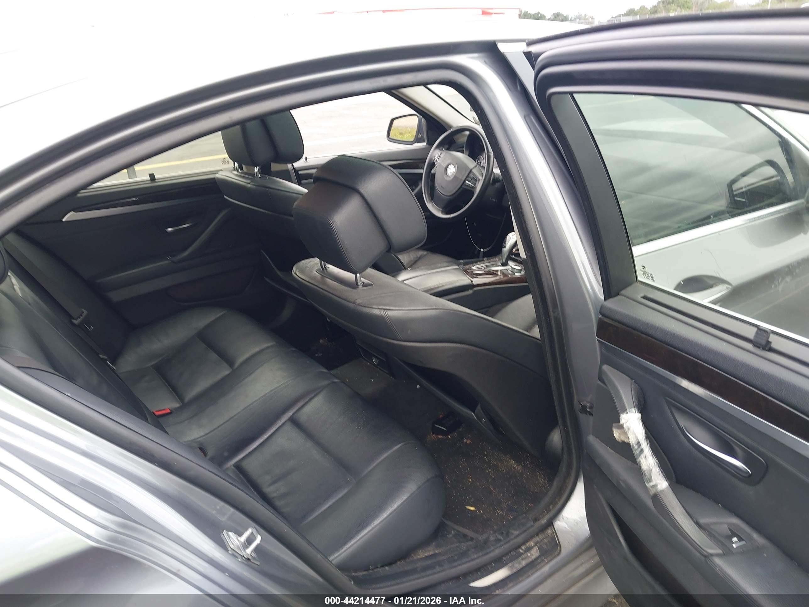 BMW 535I image 8