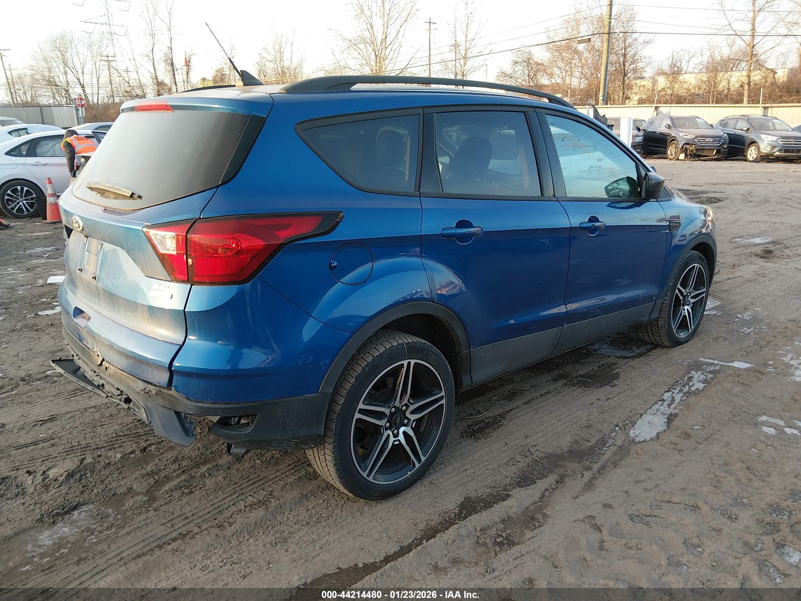 FORD ESCAPE image 4