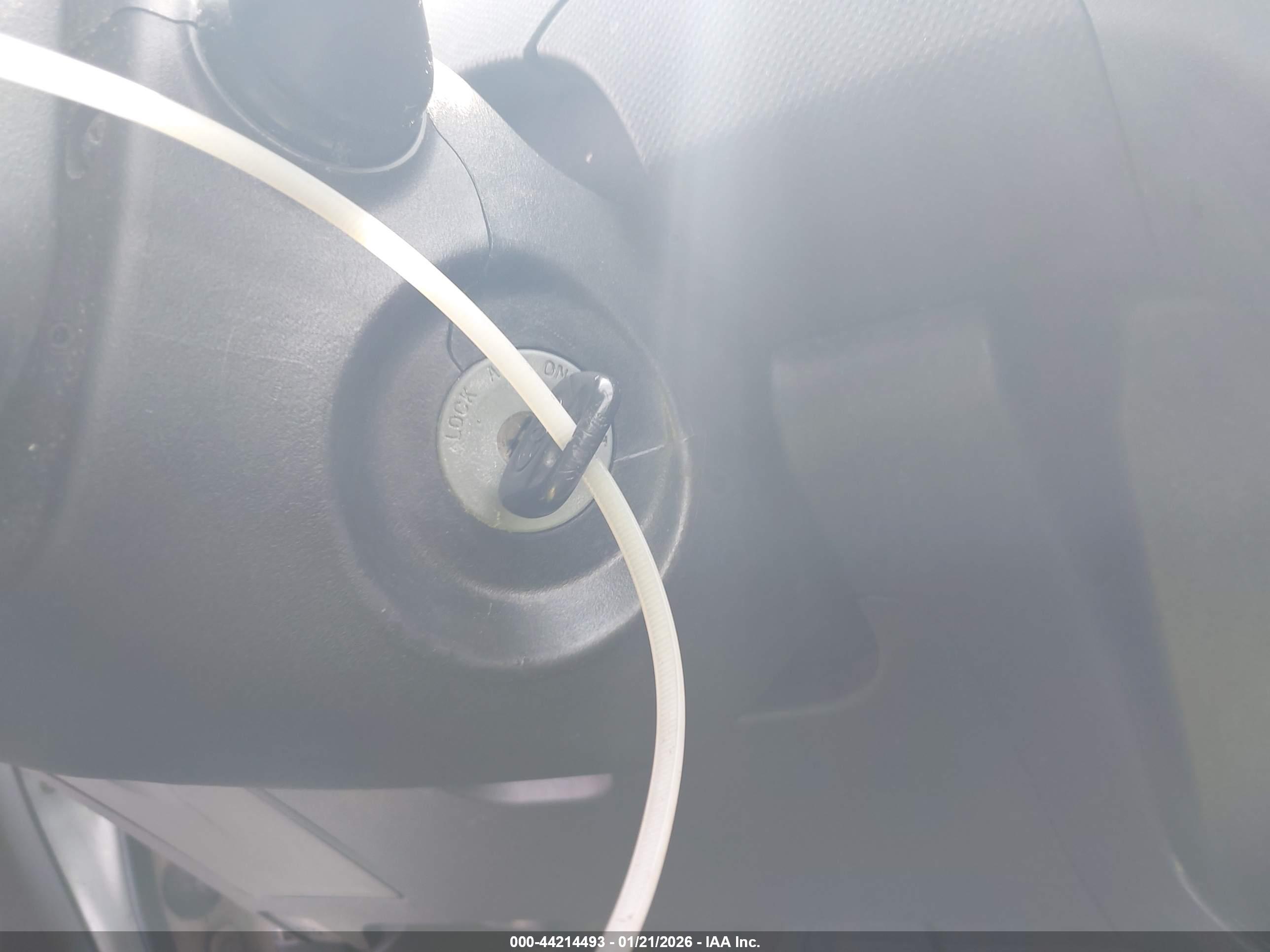 TOYOTA YARIS image 11