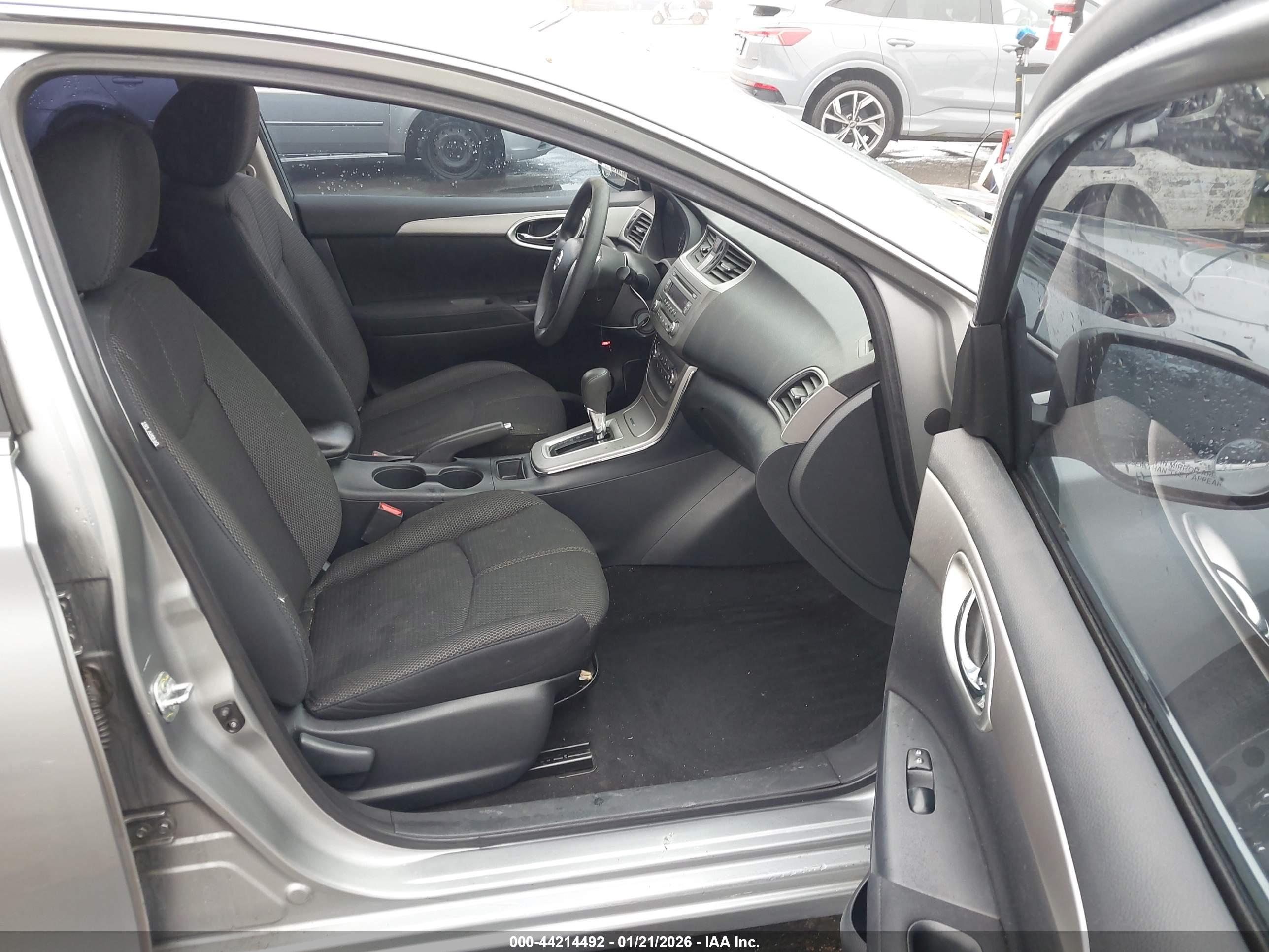 NISSAN SENTRA image 5