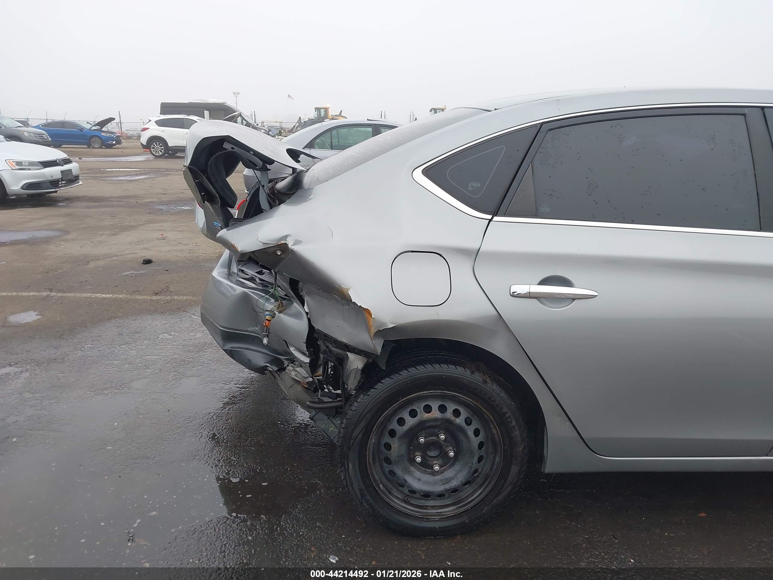 NISSAN SENTRA image 6