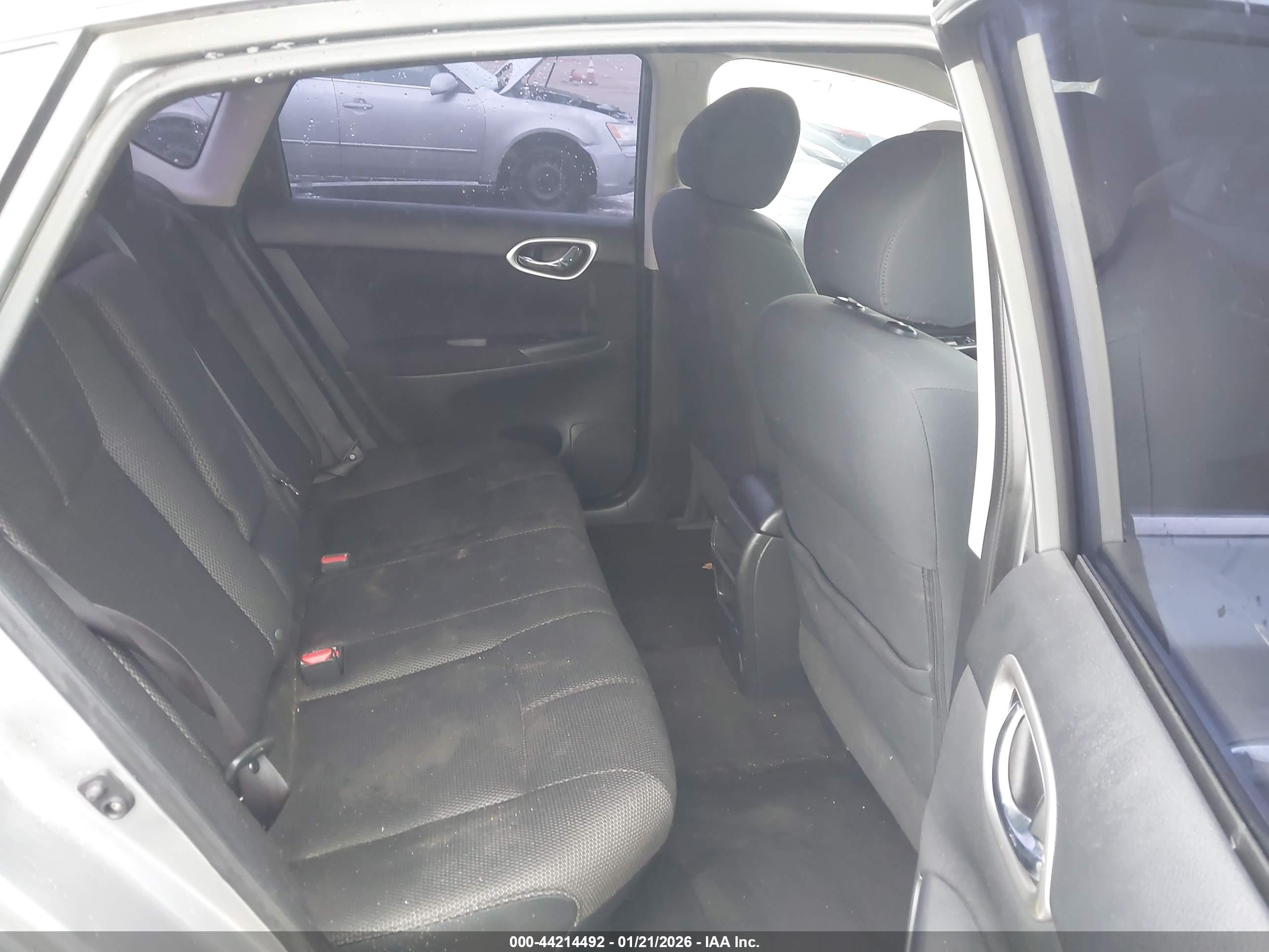 NISSAN SENTRA image 8