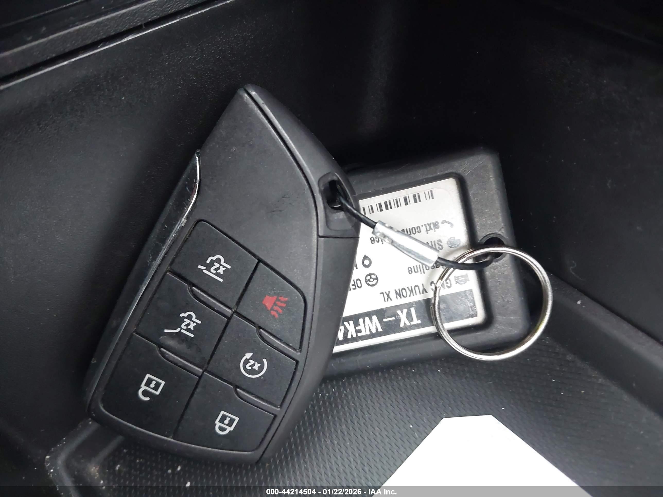 GMC YUKON image 11