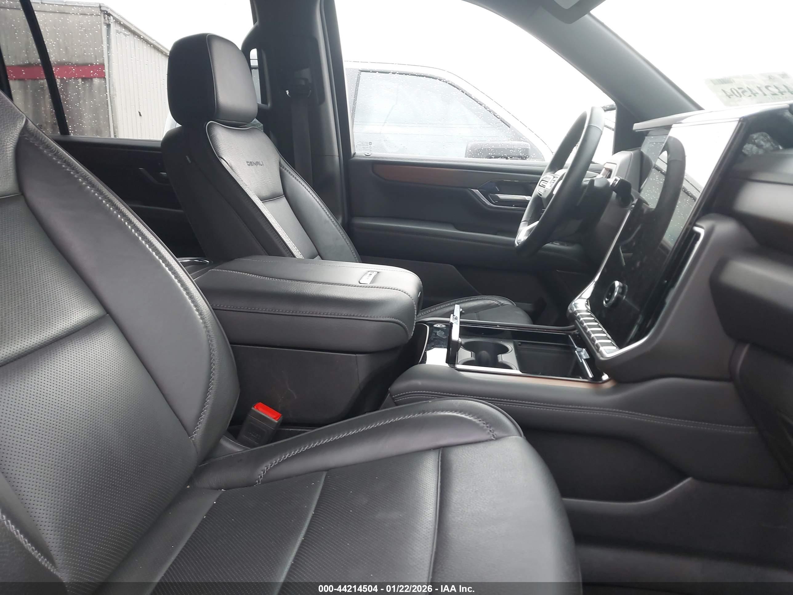 GMC YUKON image 5