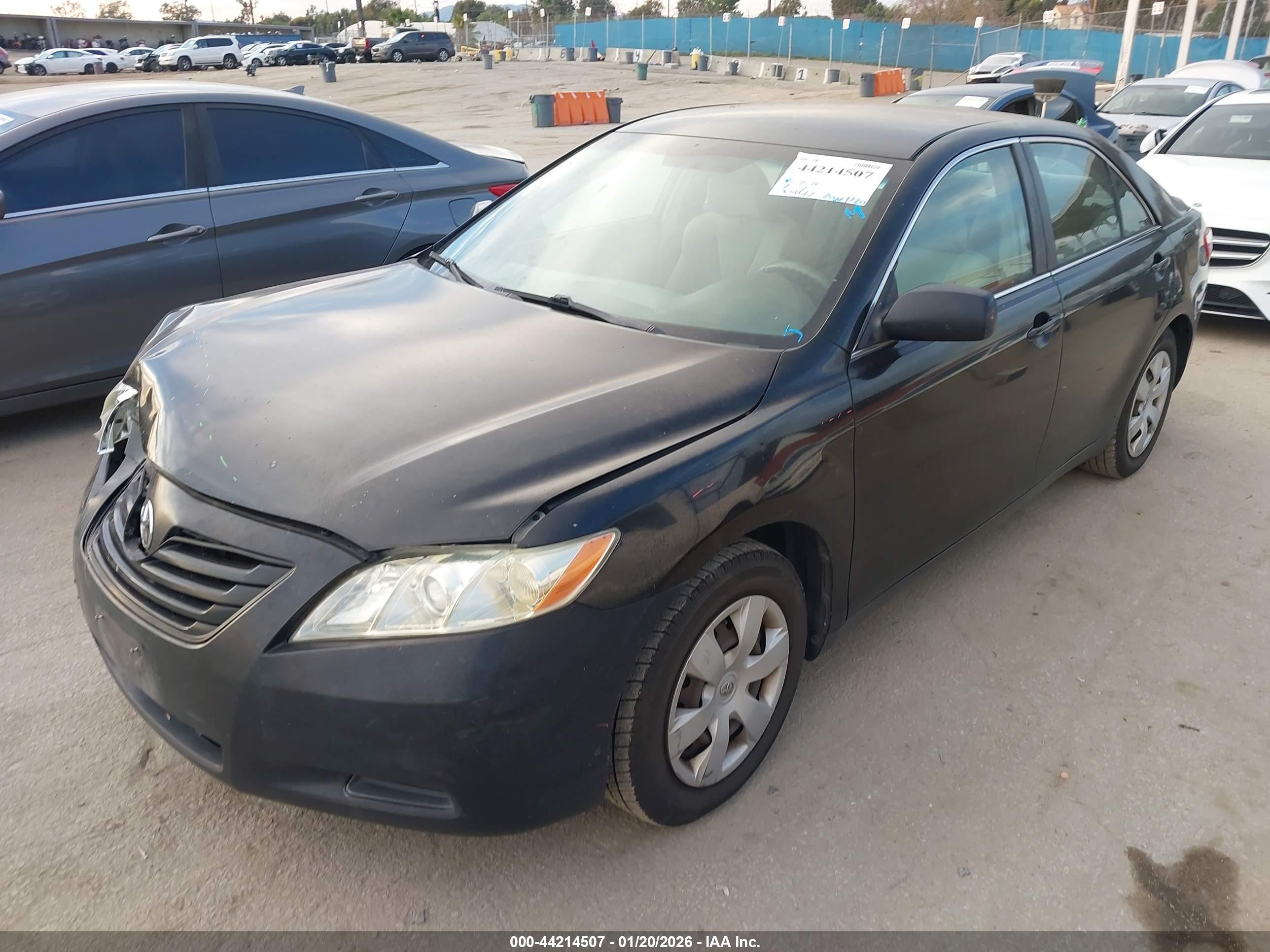 TOYOTA CAMRY image 2