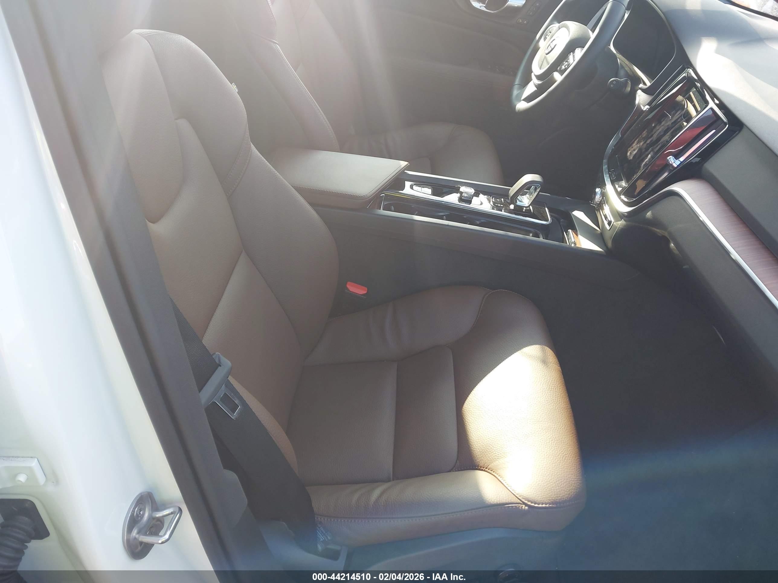 VOLVO V60 image 5