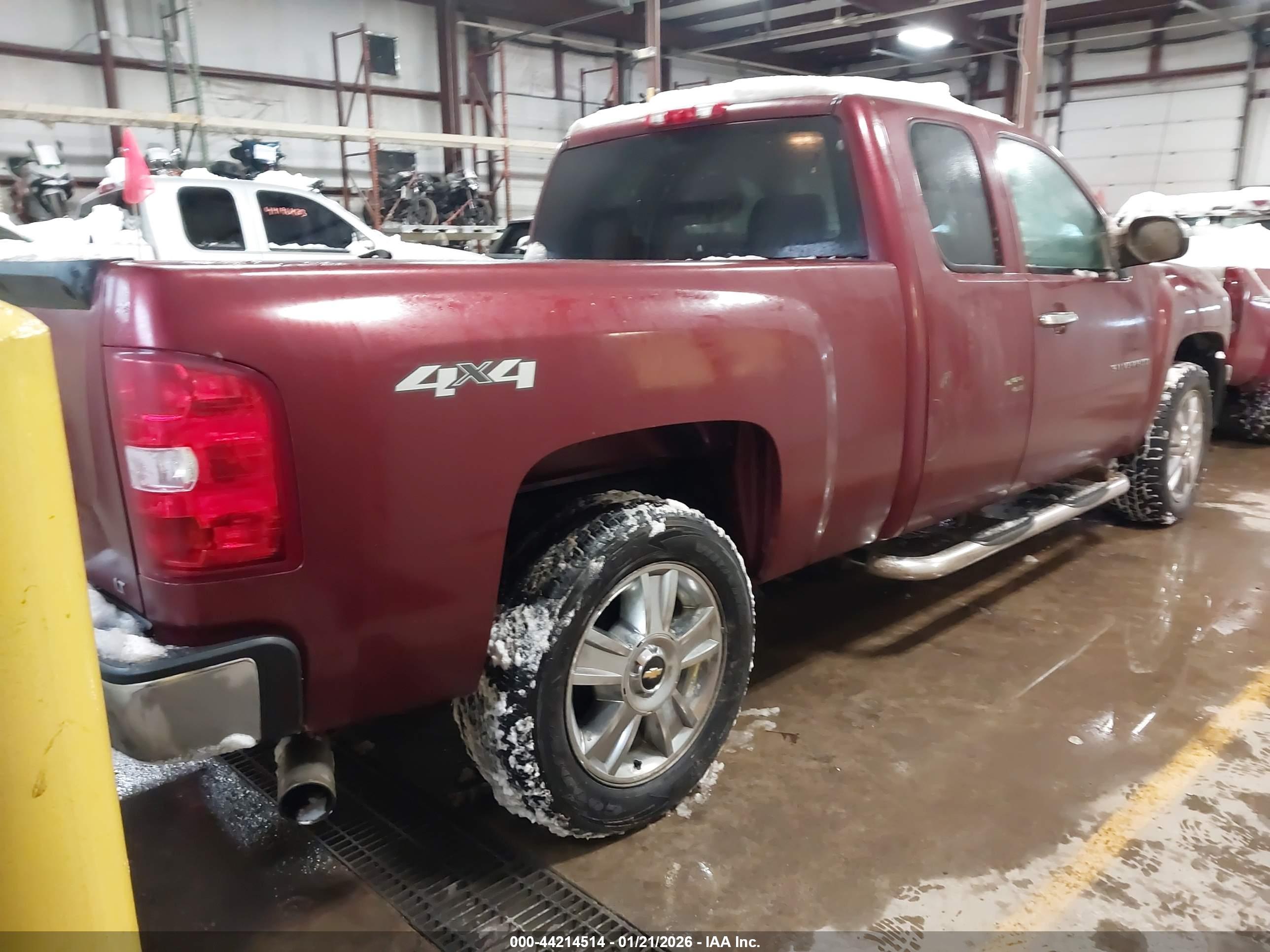 CHEVROLET SILVERADO image 4