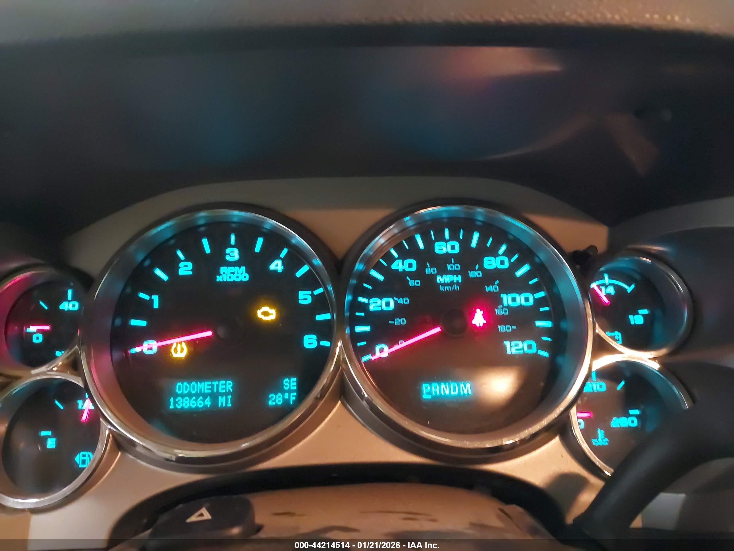 CHEVROLET SILVERADO image 7