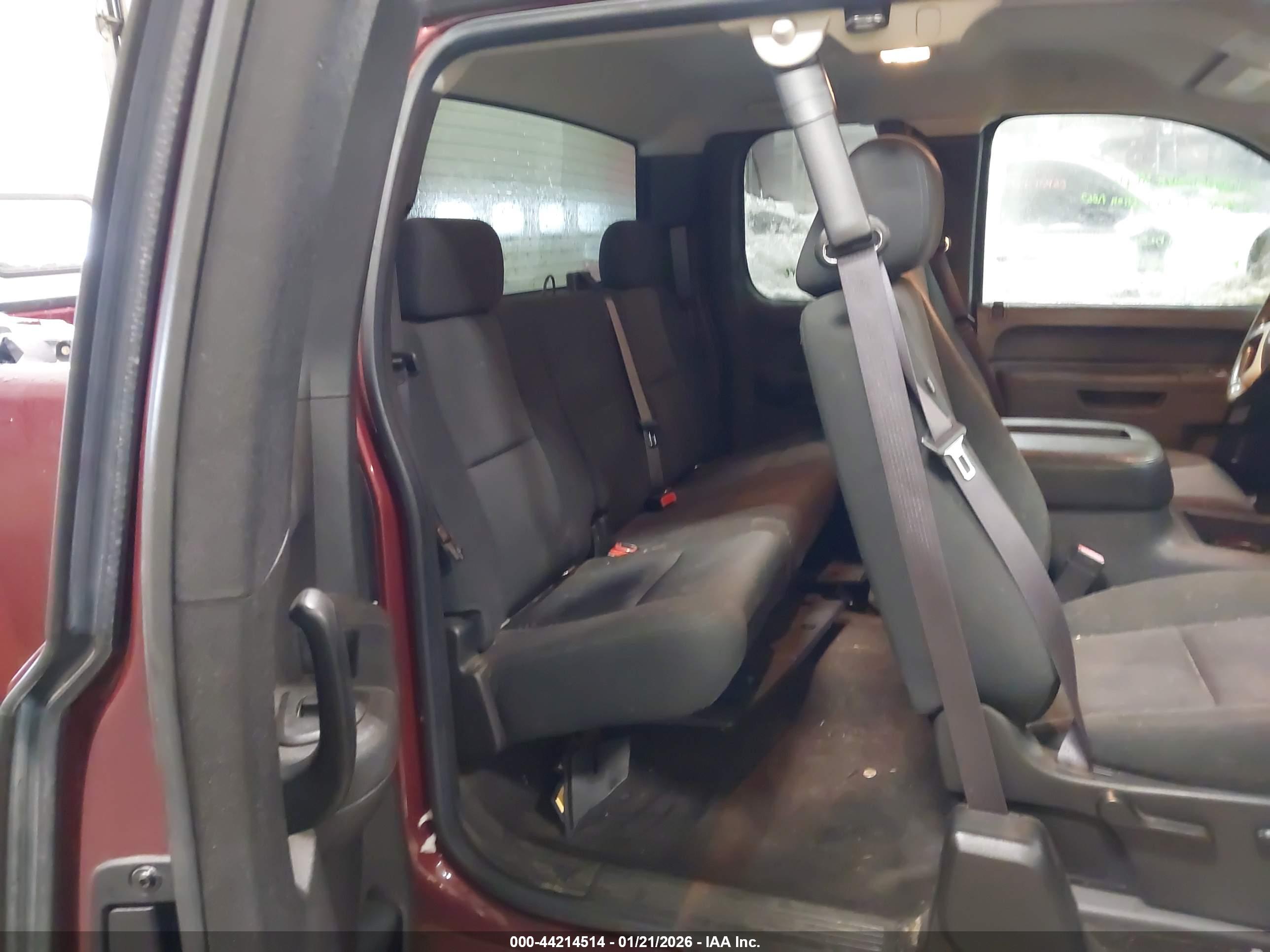 CHEVROLET SILVERADO image 8