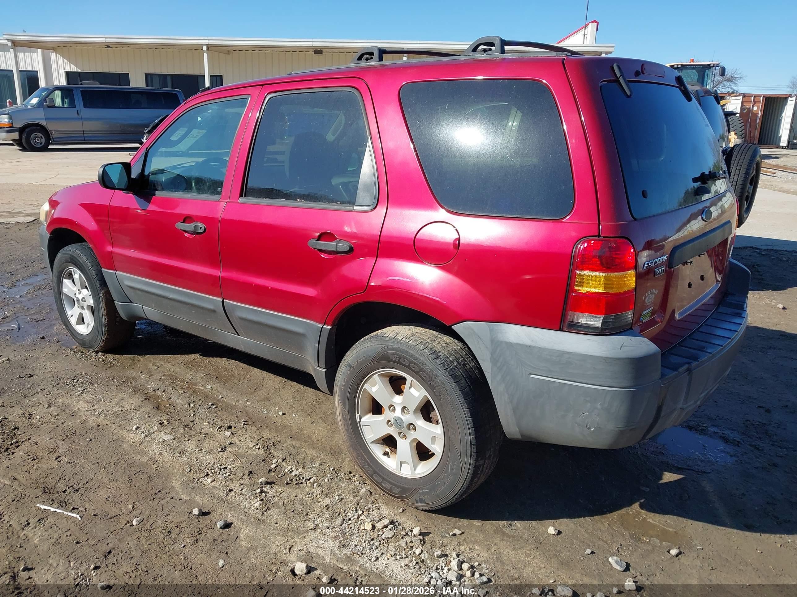 FORD ESCAPE image 3