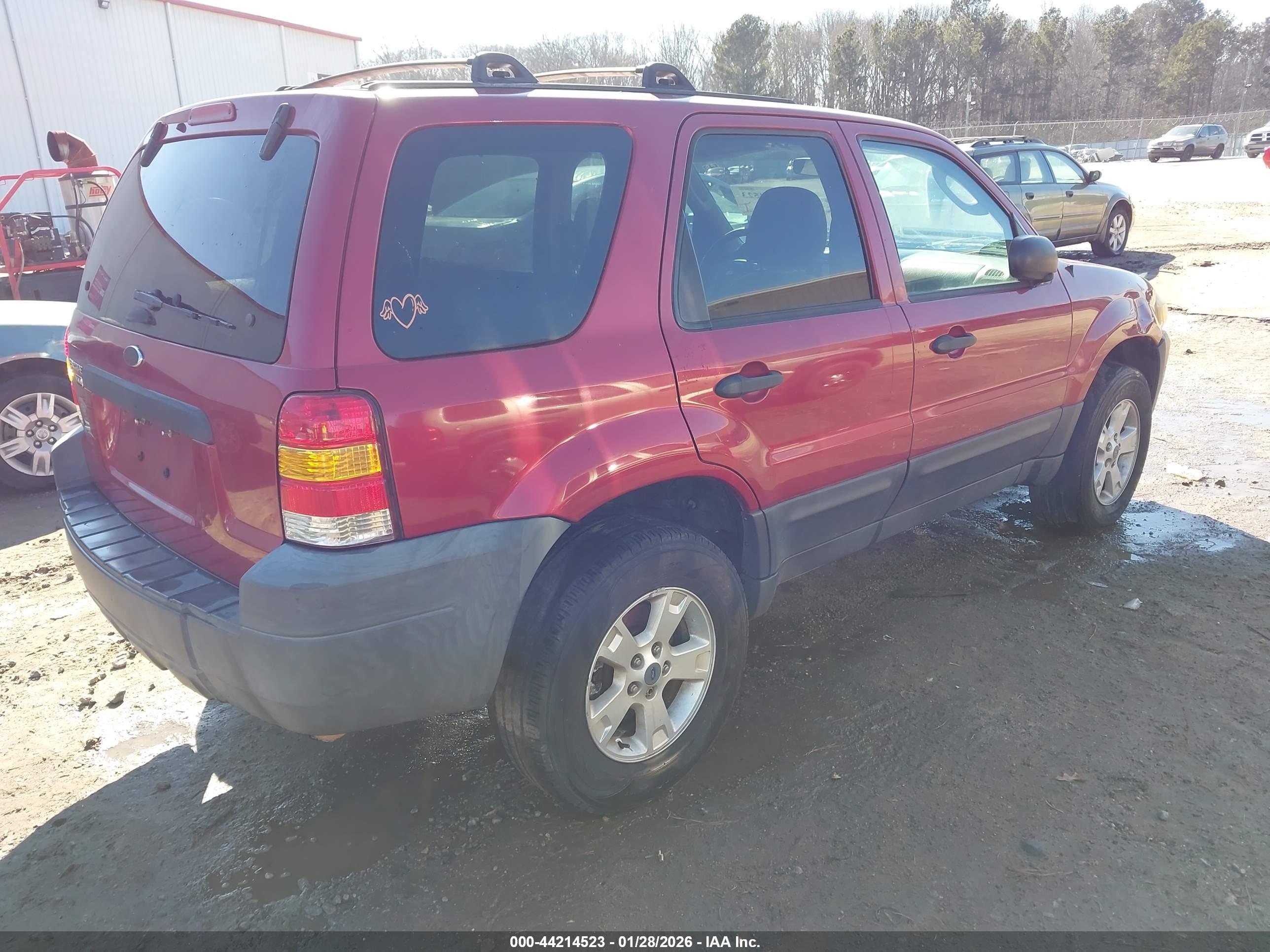 FORD ESCAPE image 4
