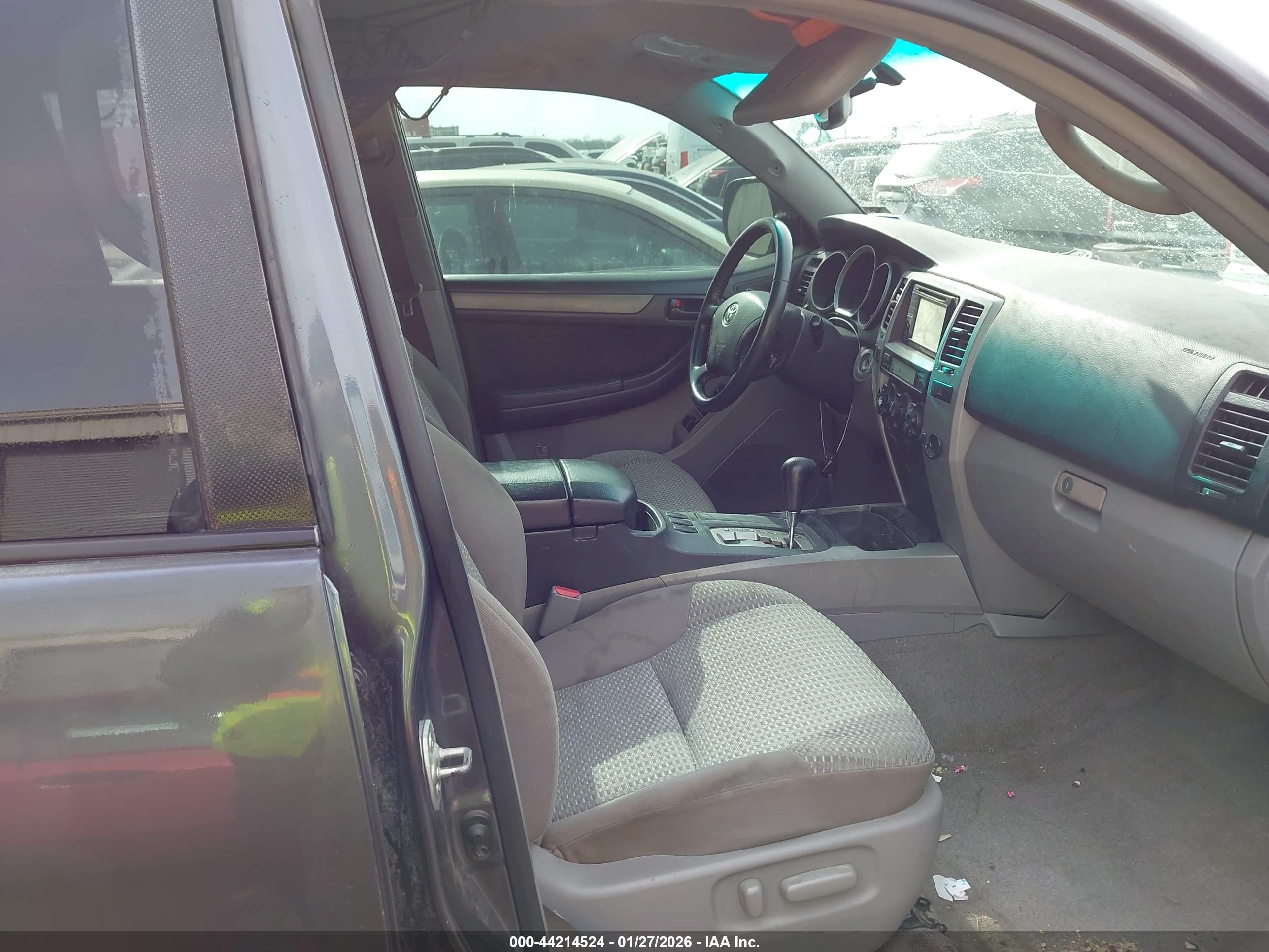 TOYOTA 4RUNNER image 5