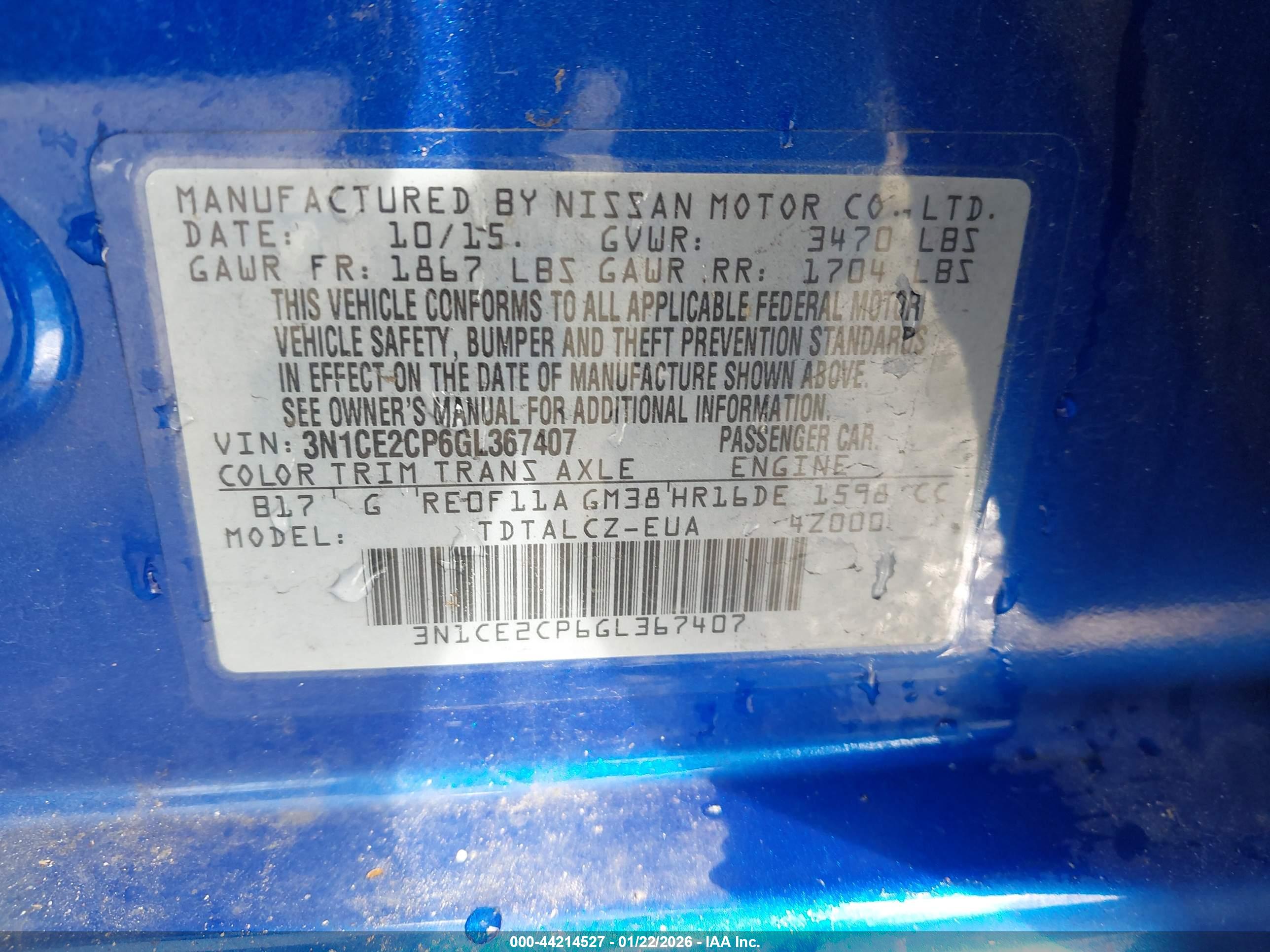 NISSAN VERSA image 9