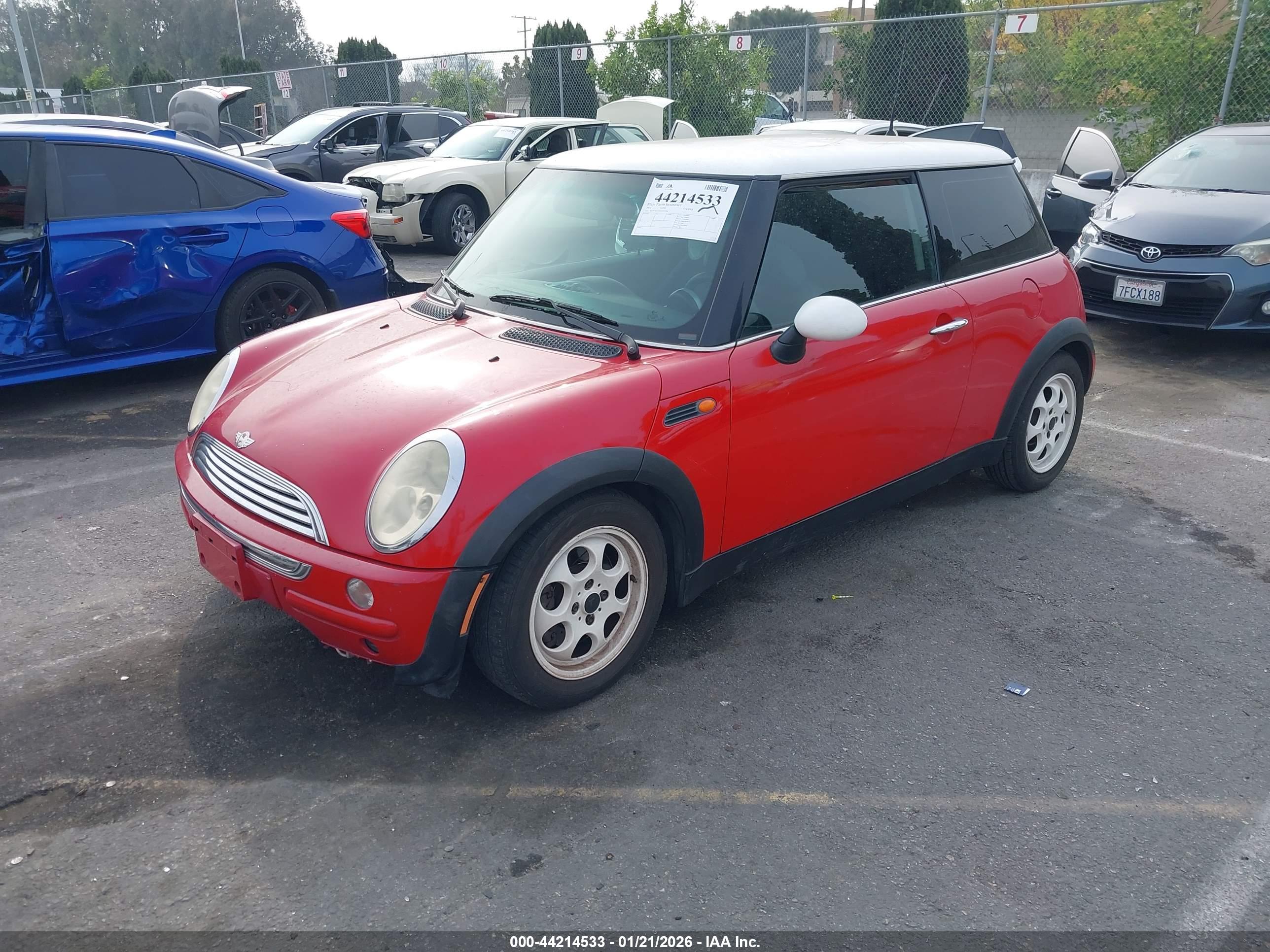 MINI COOPER image 2