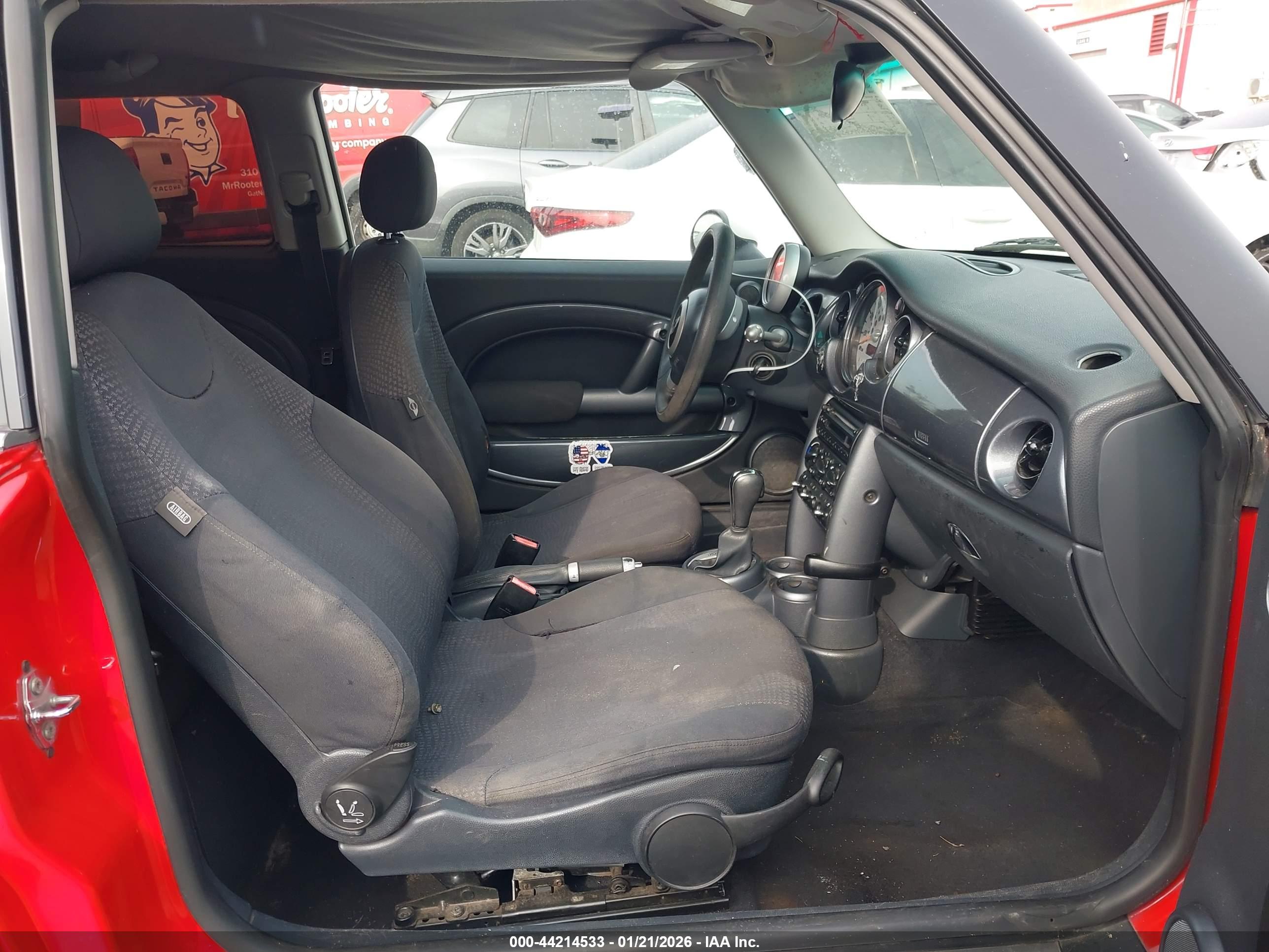 MINI COOPER image 5