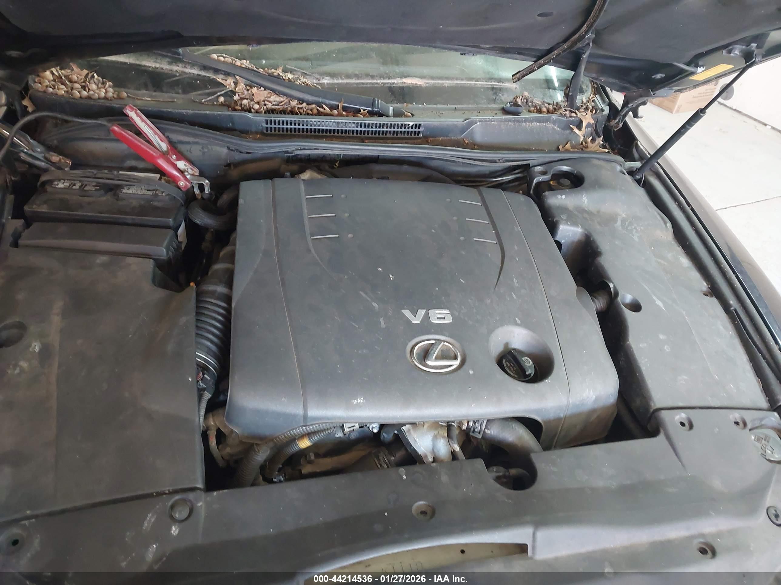 LEXUS IS image 10