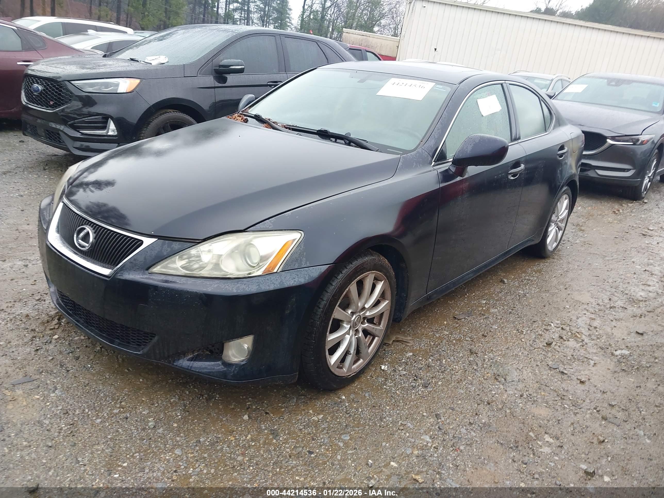LEXUS IS image 2