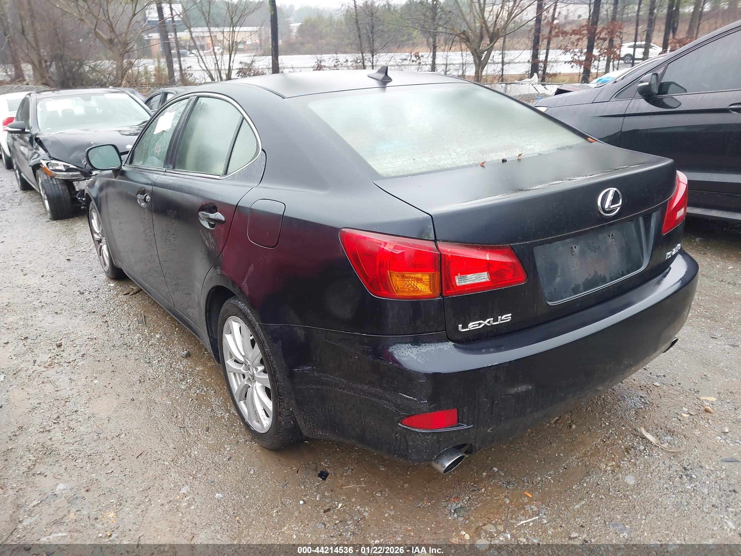 LEXUS IS image 3
