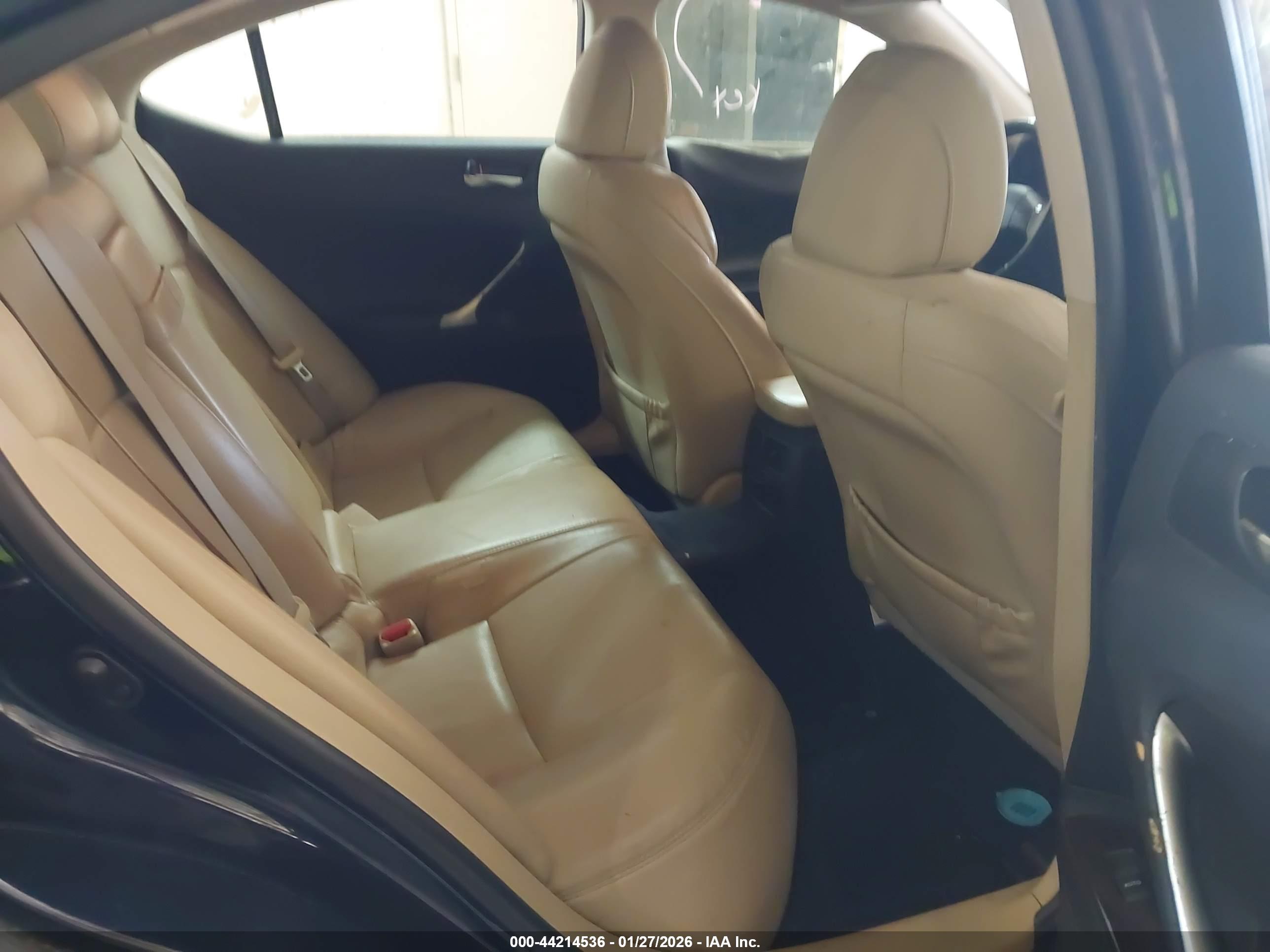 LEXUS IS image 8