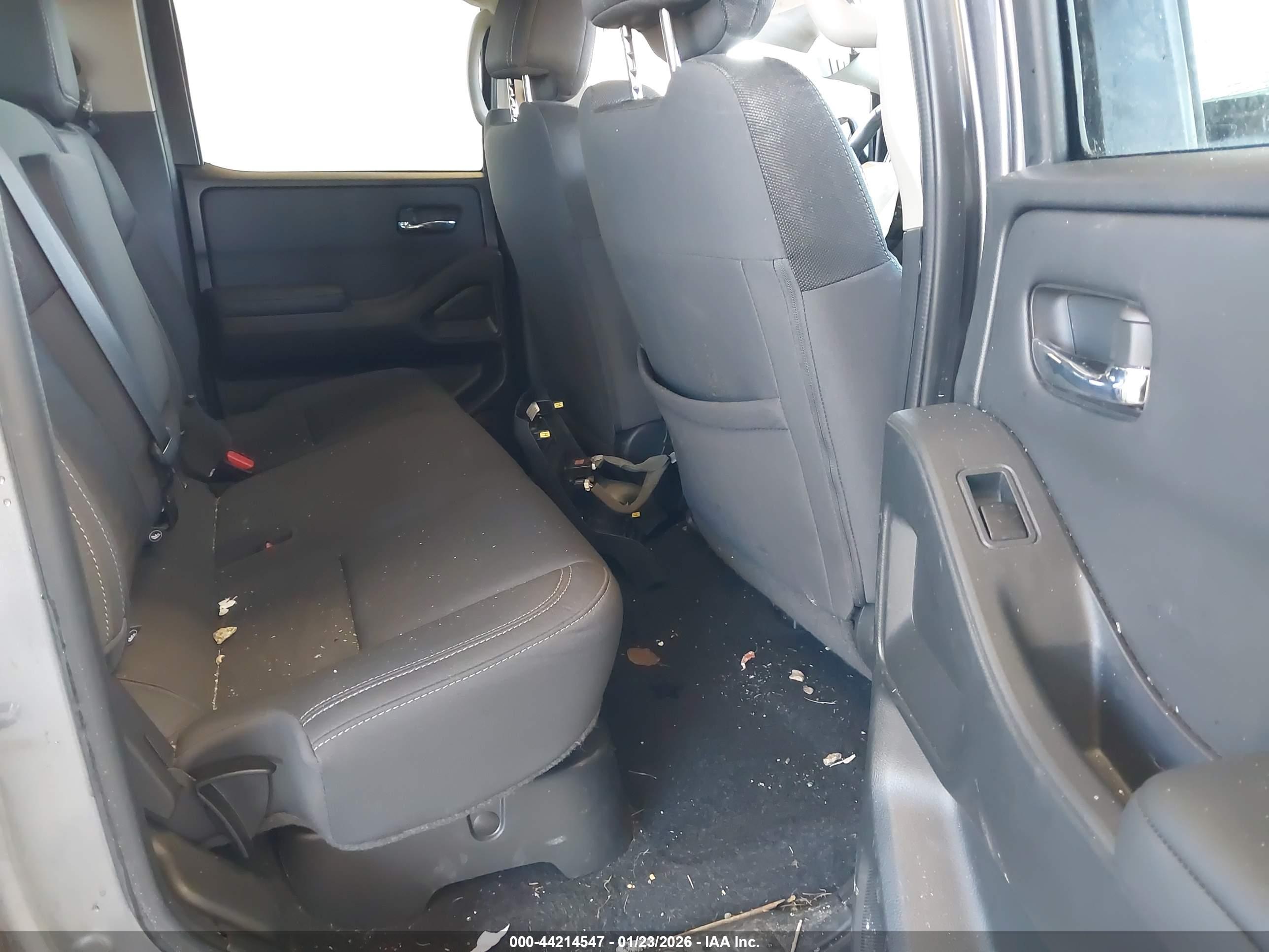NISSAN FRONTIER image 8