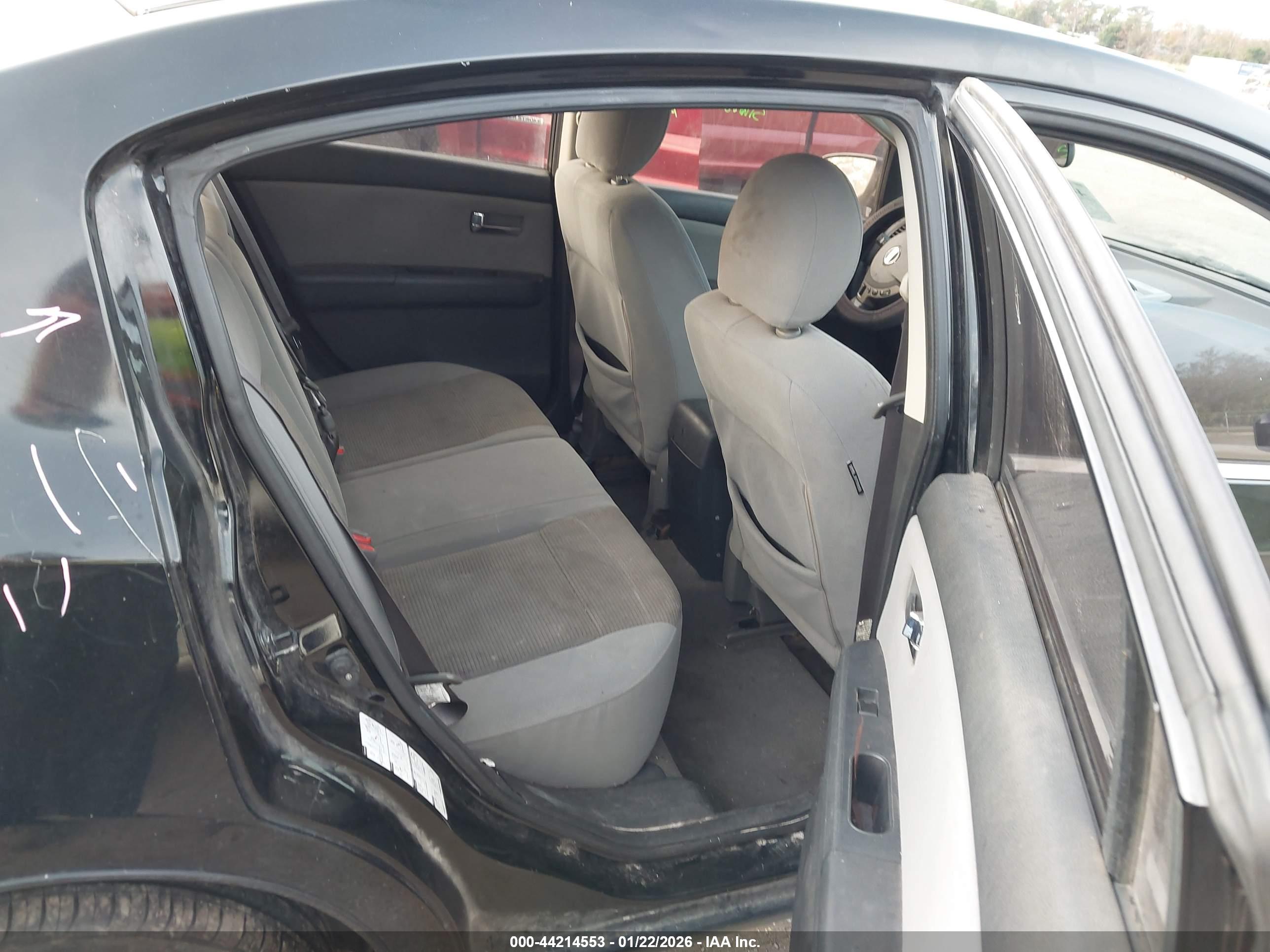 NISSAN SENTRA image 8