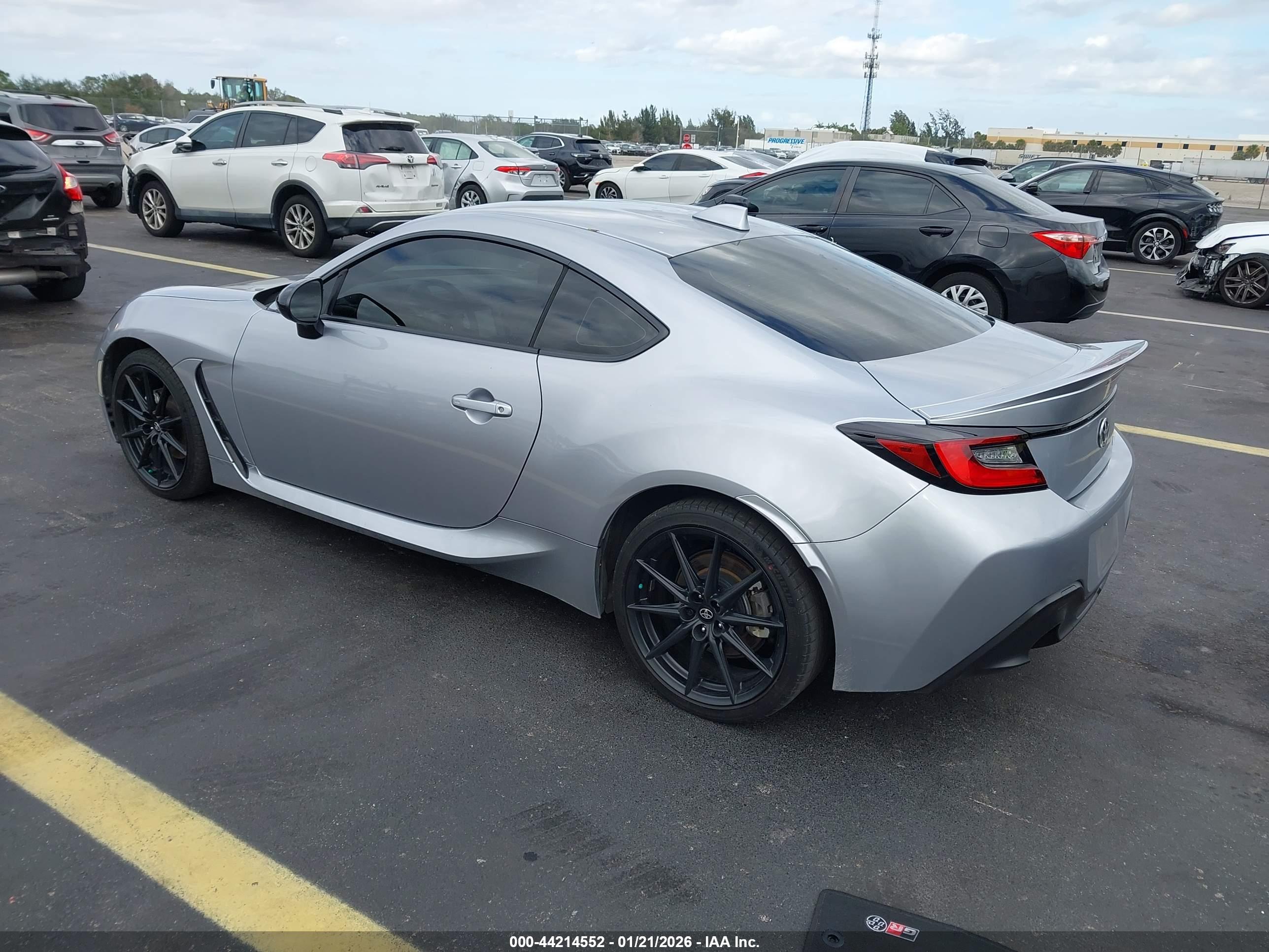 TOYOTA GR86 image 3