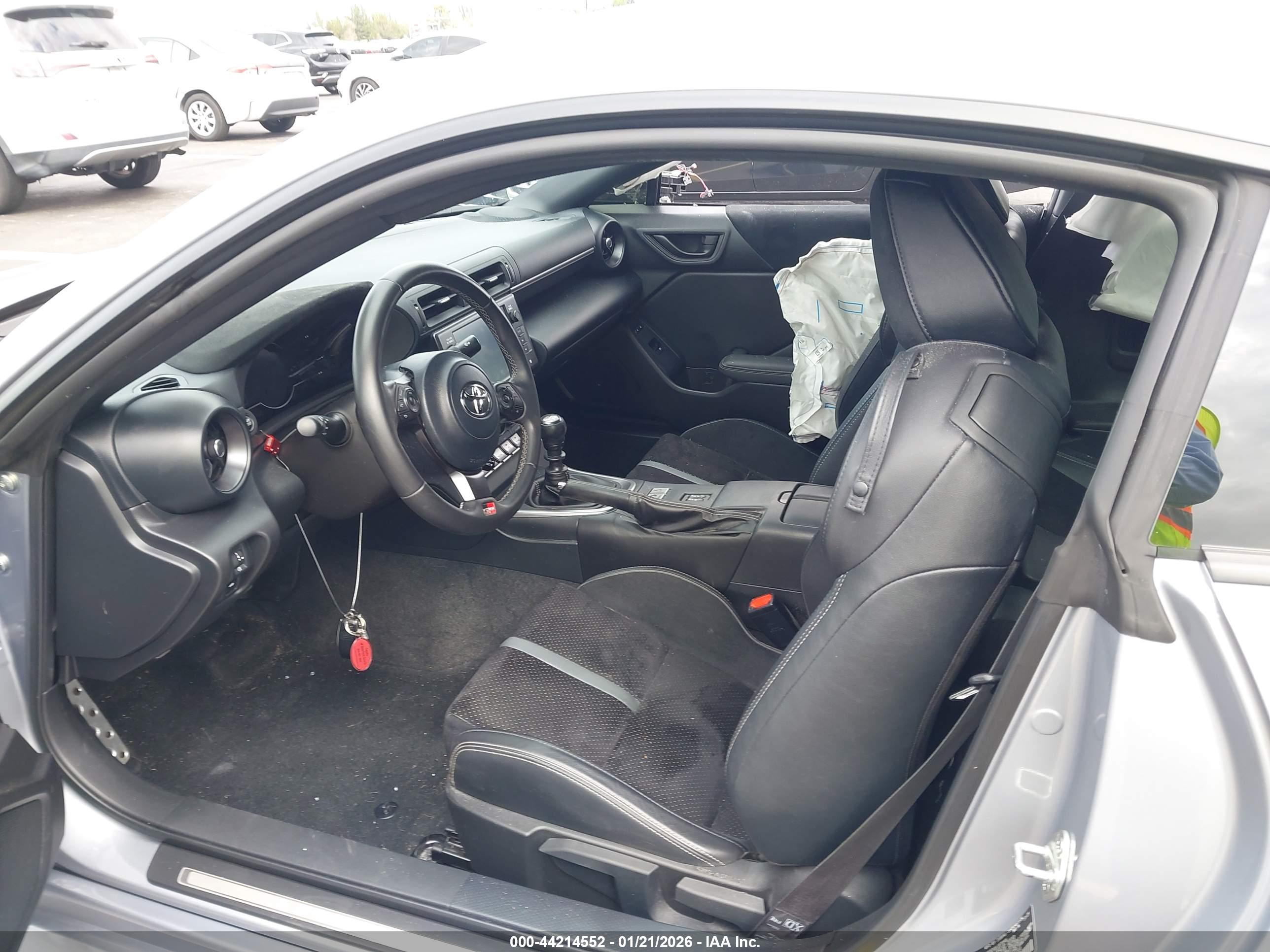 TOYOTA GR86 image 5