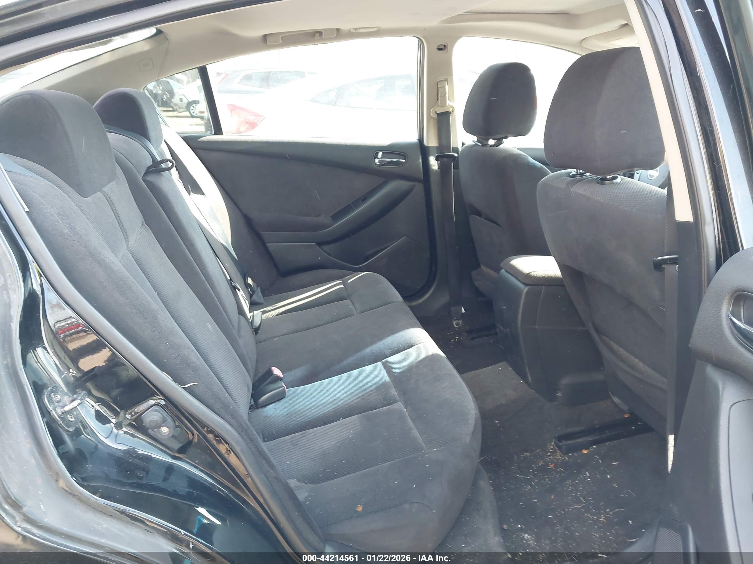 NISSAN ALTIMA image 8