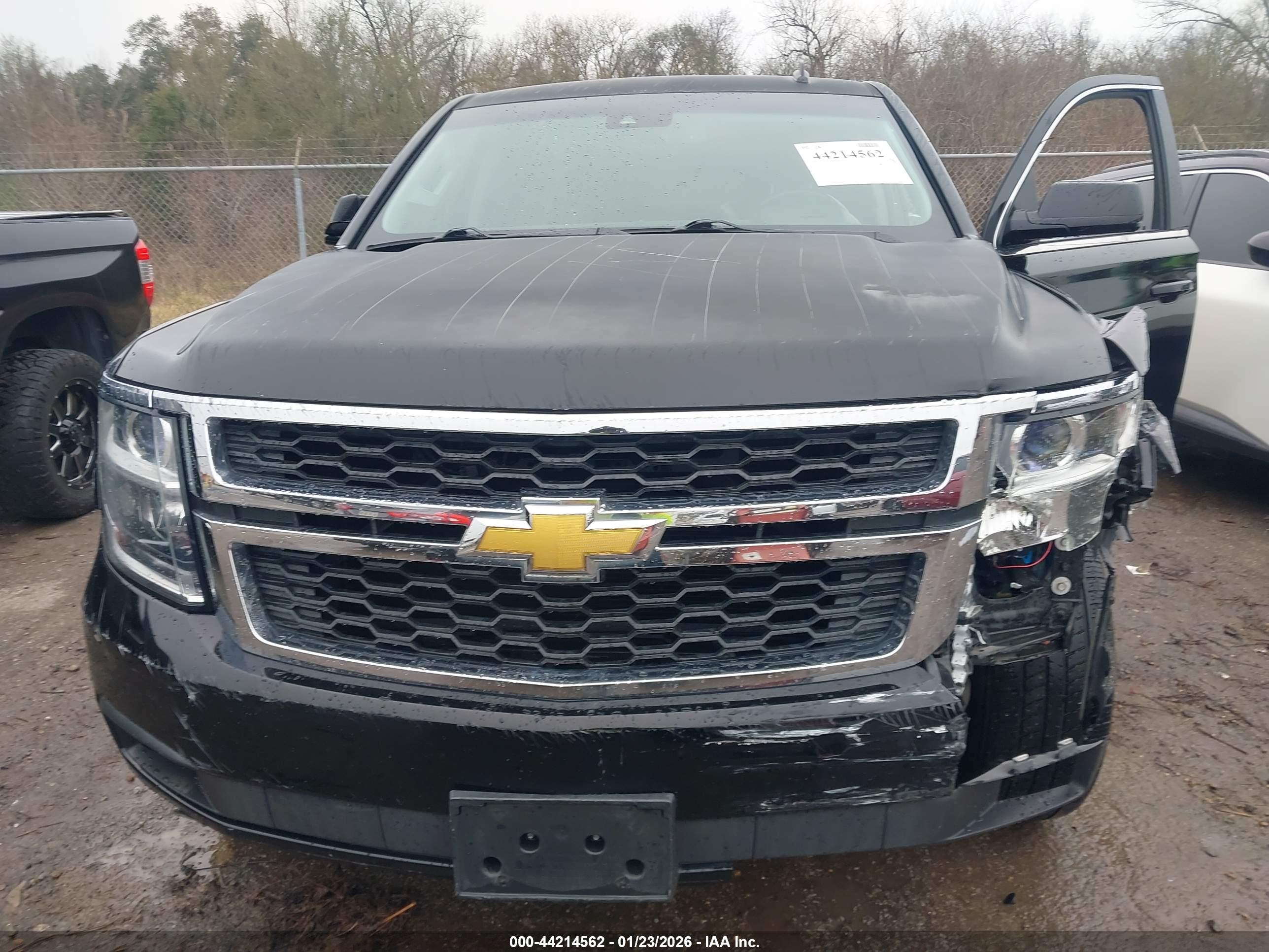 CHEVROLET SUBURBAN image 10