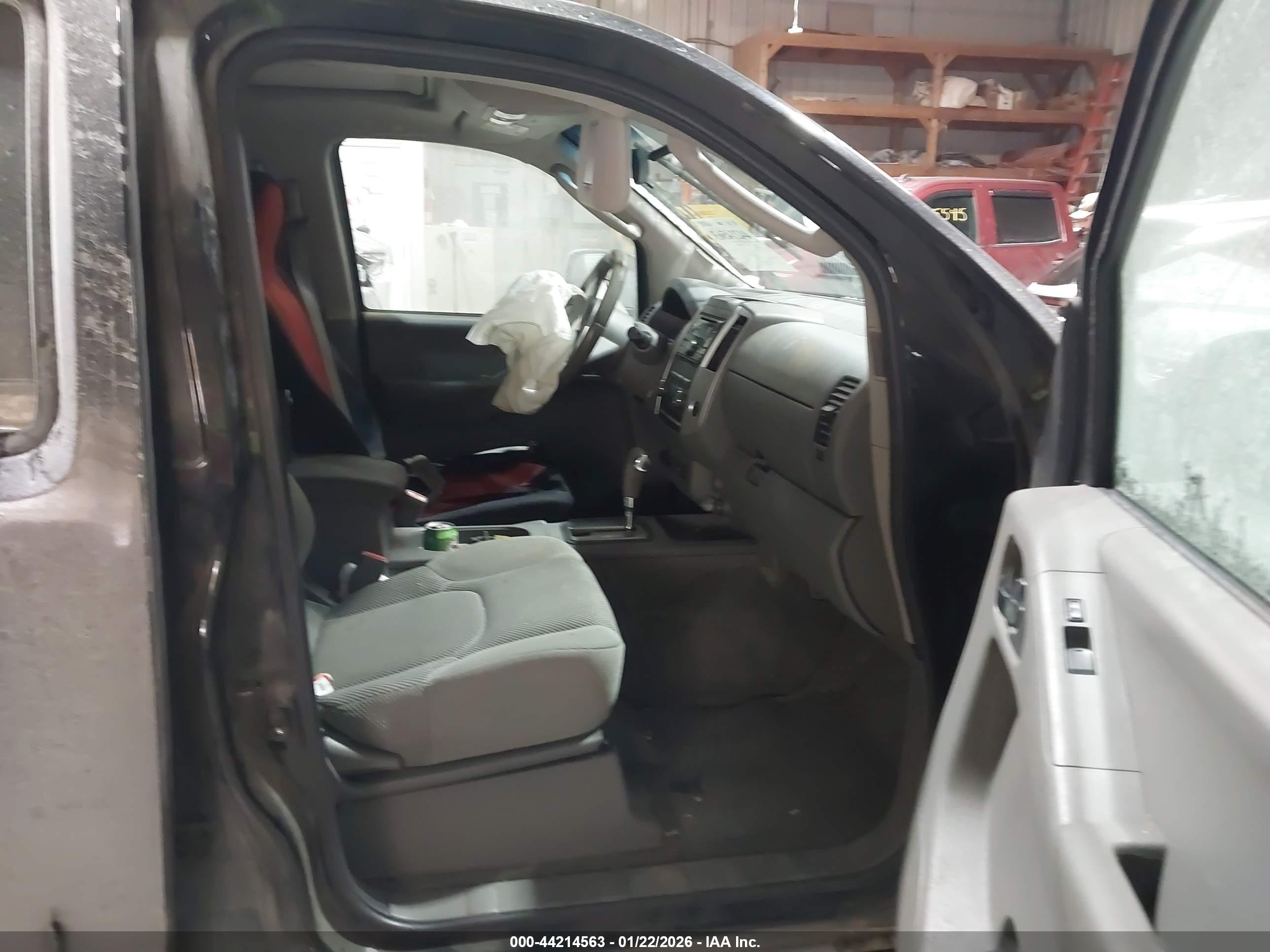 NISSAN FRONTIER image 5