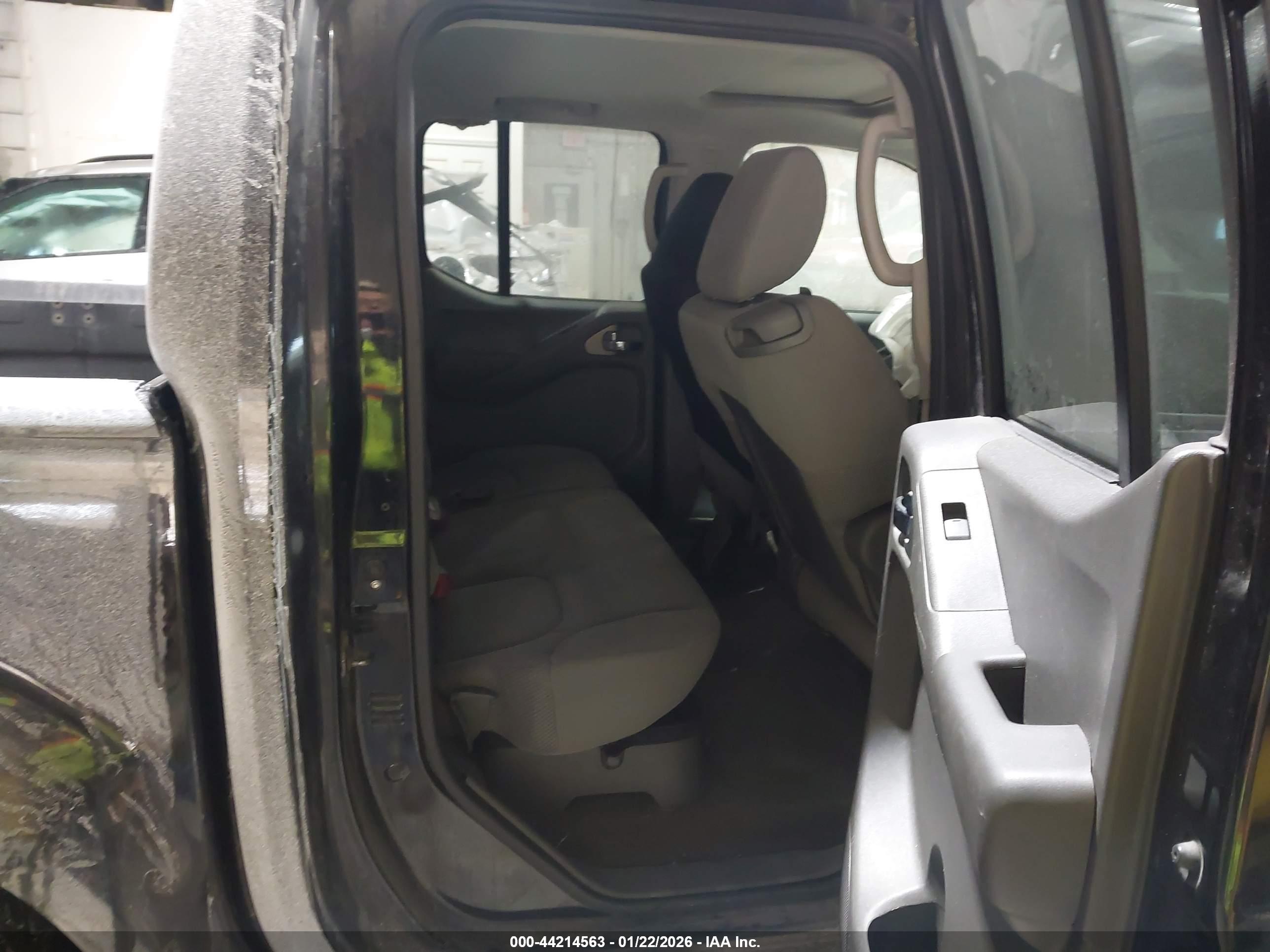 NISSAN FRONTIER image 8