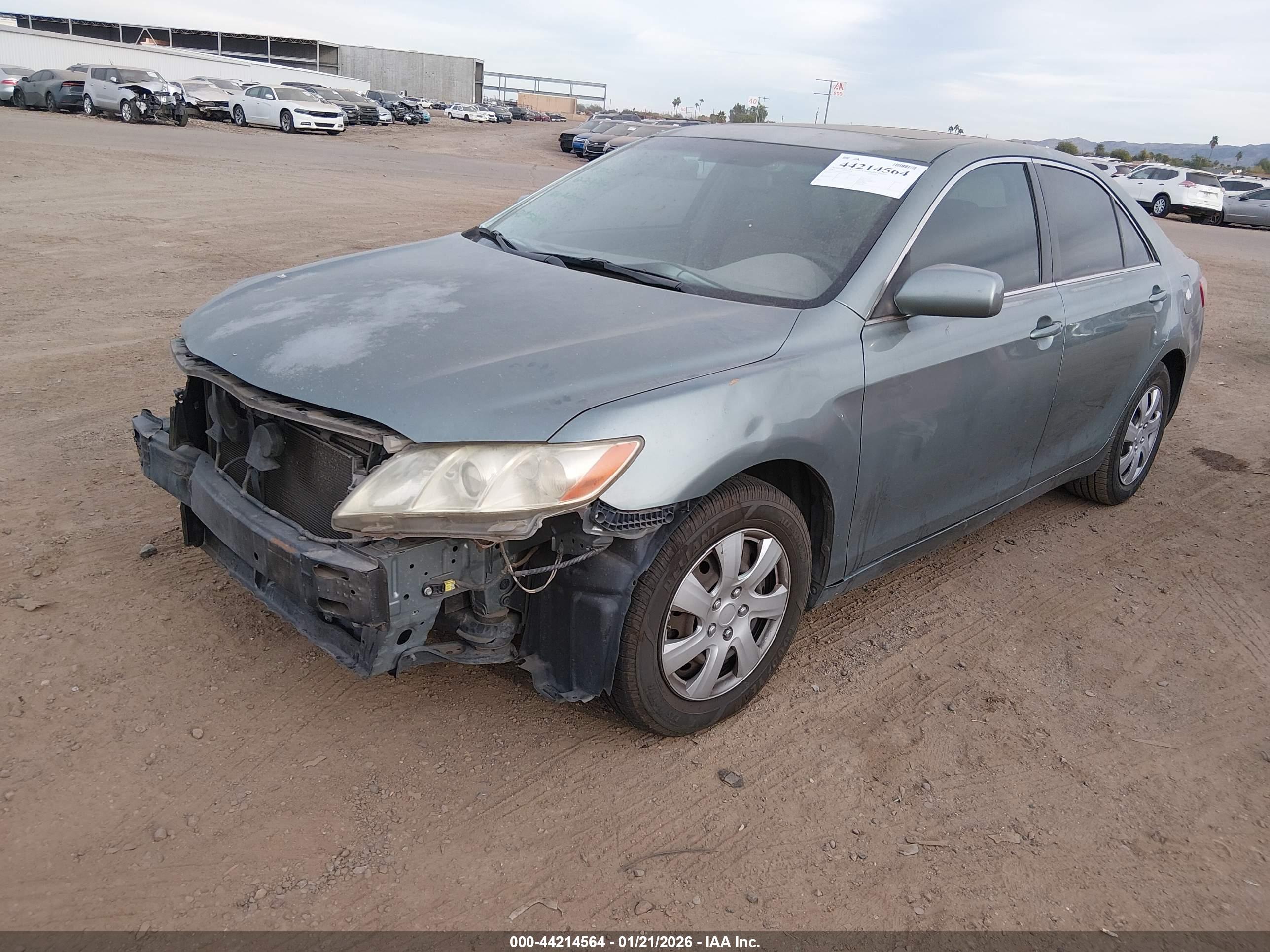 TOYOTA CAMRY image 2