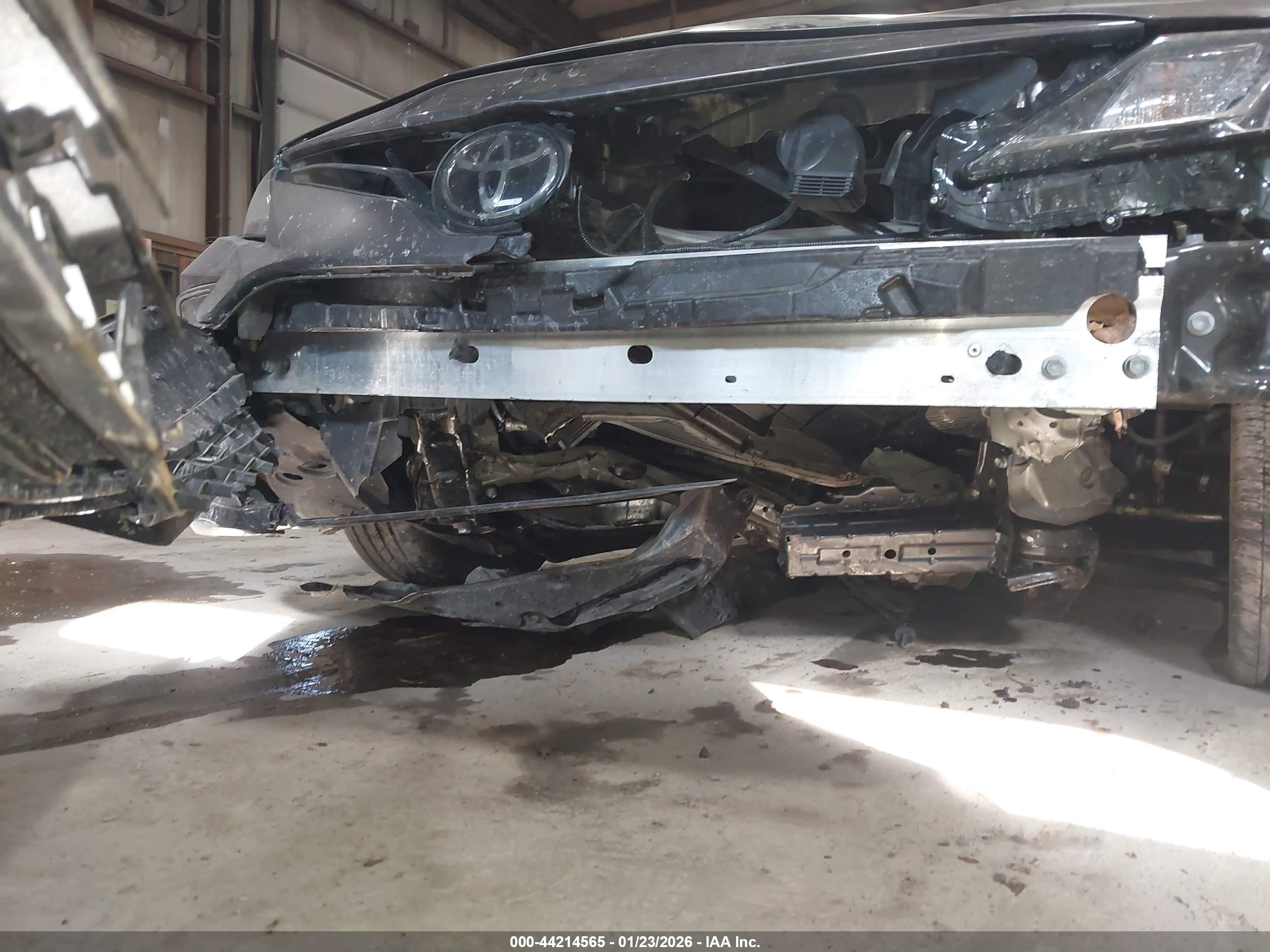 TOYOTA CAMRY image 6