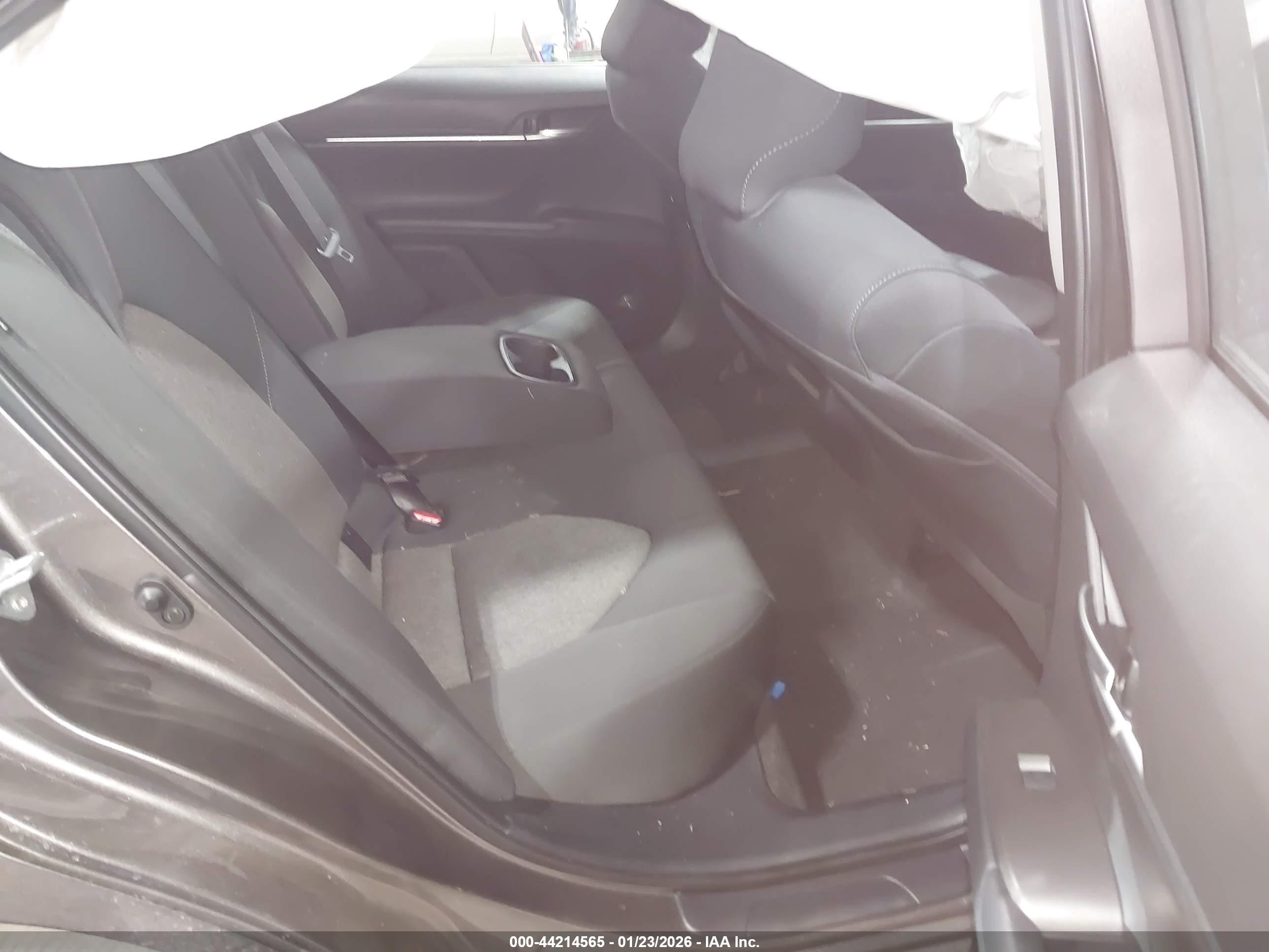 TOYOTA CAMRY image 8
