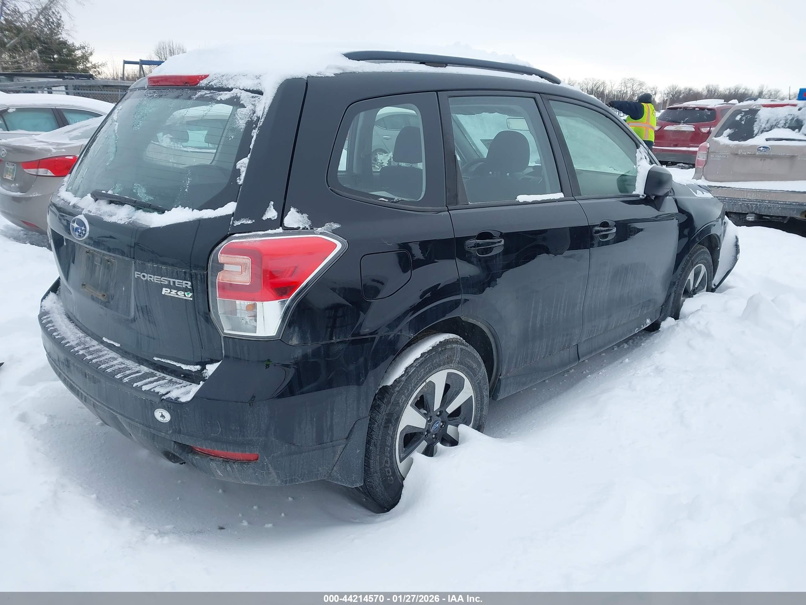 SUBARU FORESTER image 4