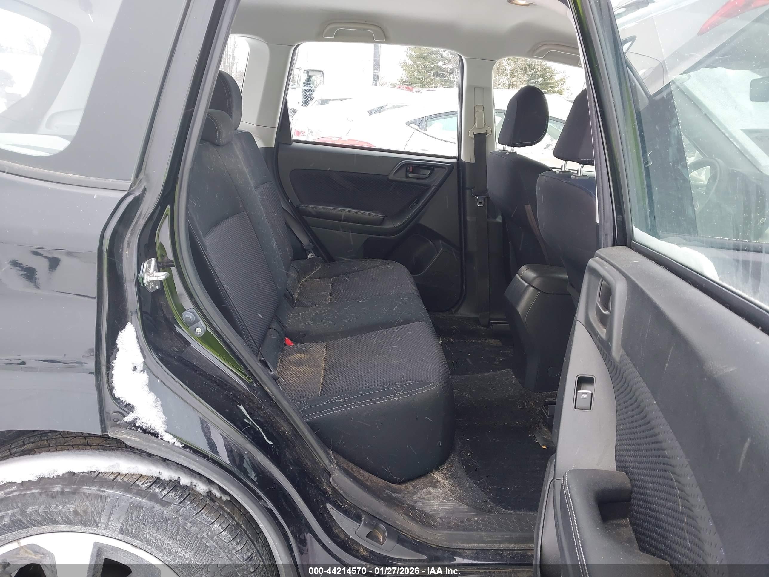SUBARU FORESTER image 8