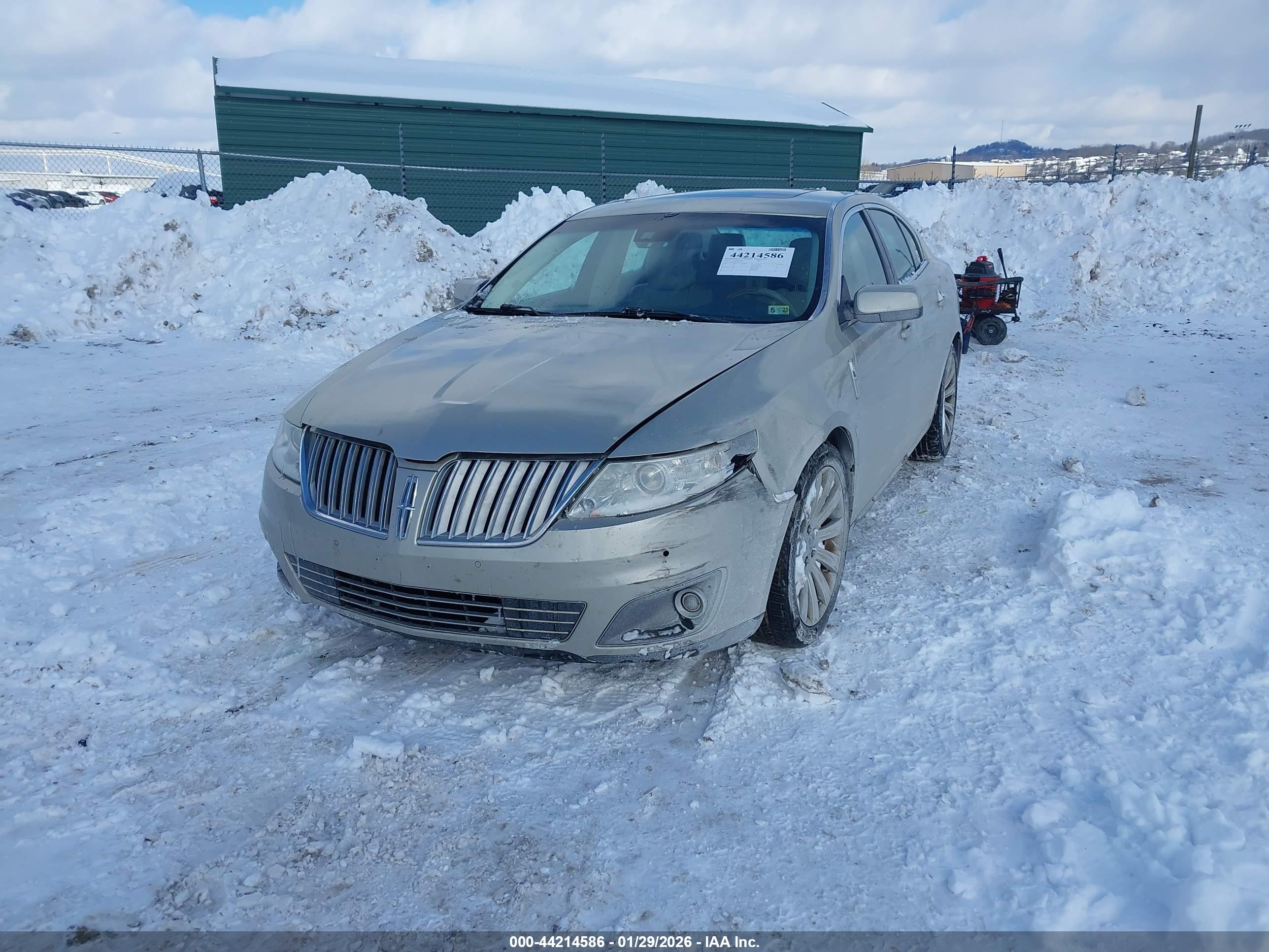 LINCOLN MKS image 2