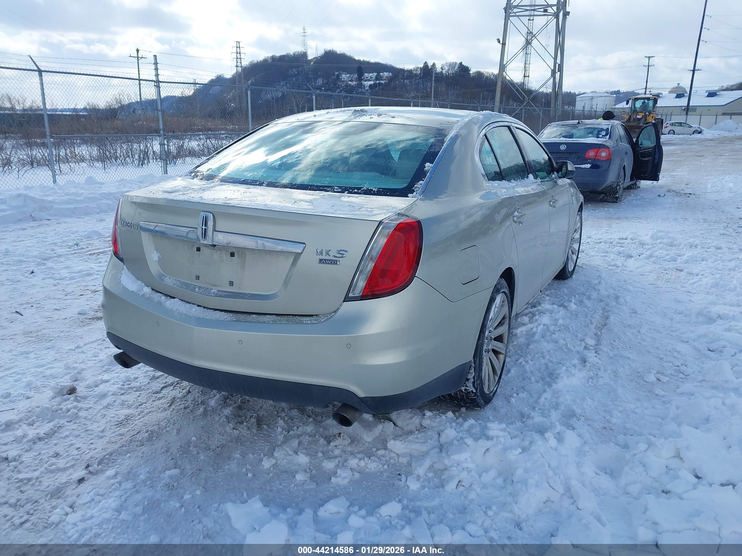 LINCOLN MKS image 4