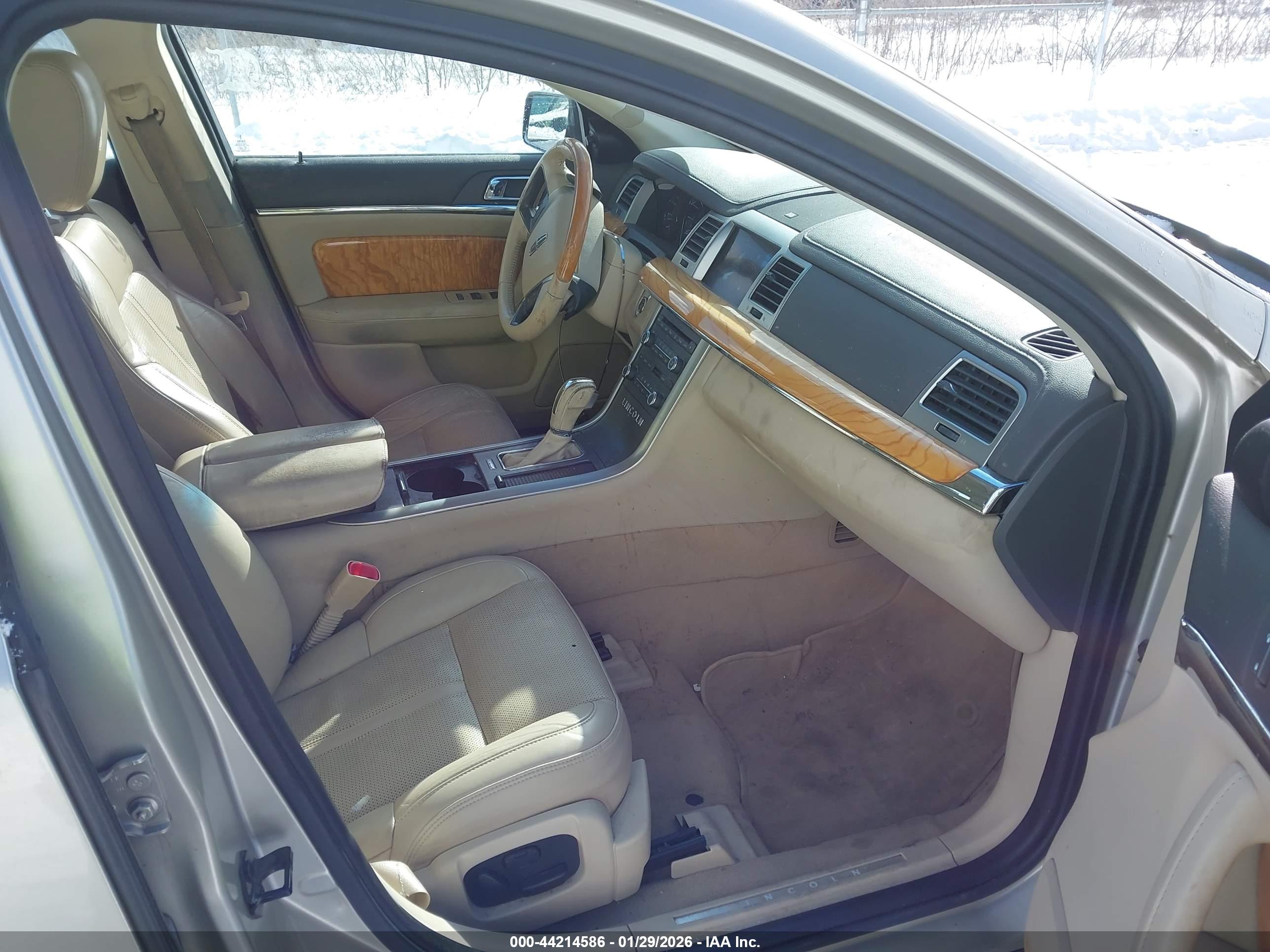 LINCOLN MKS image 5