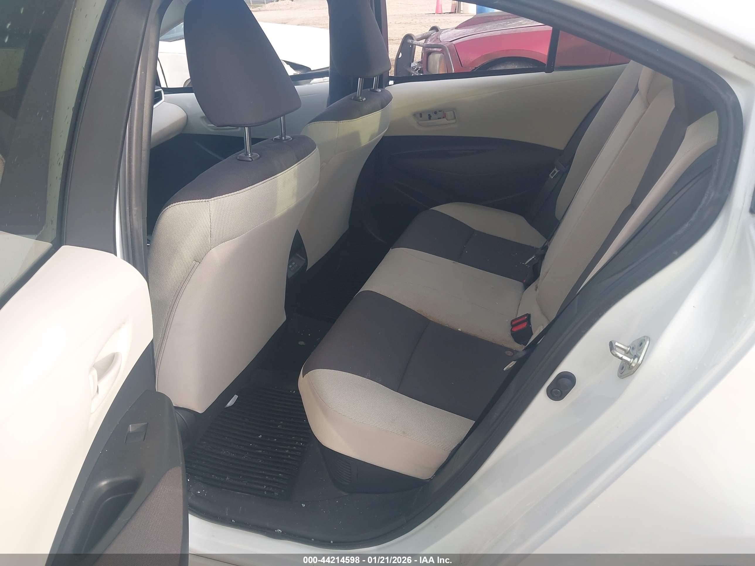 TOYOTA COROLLA image 8