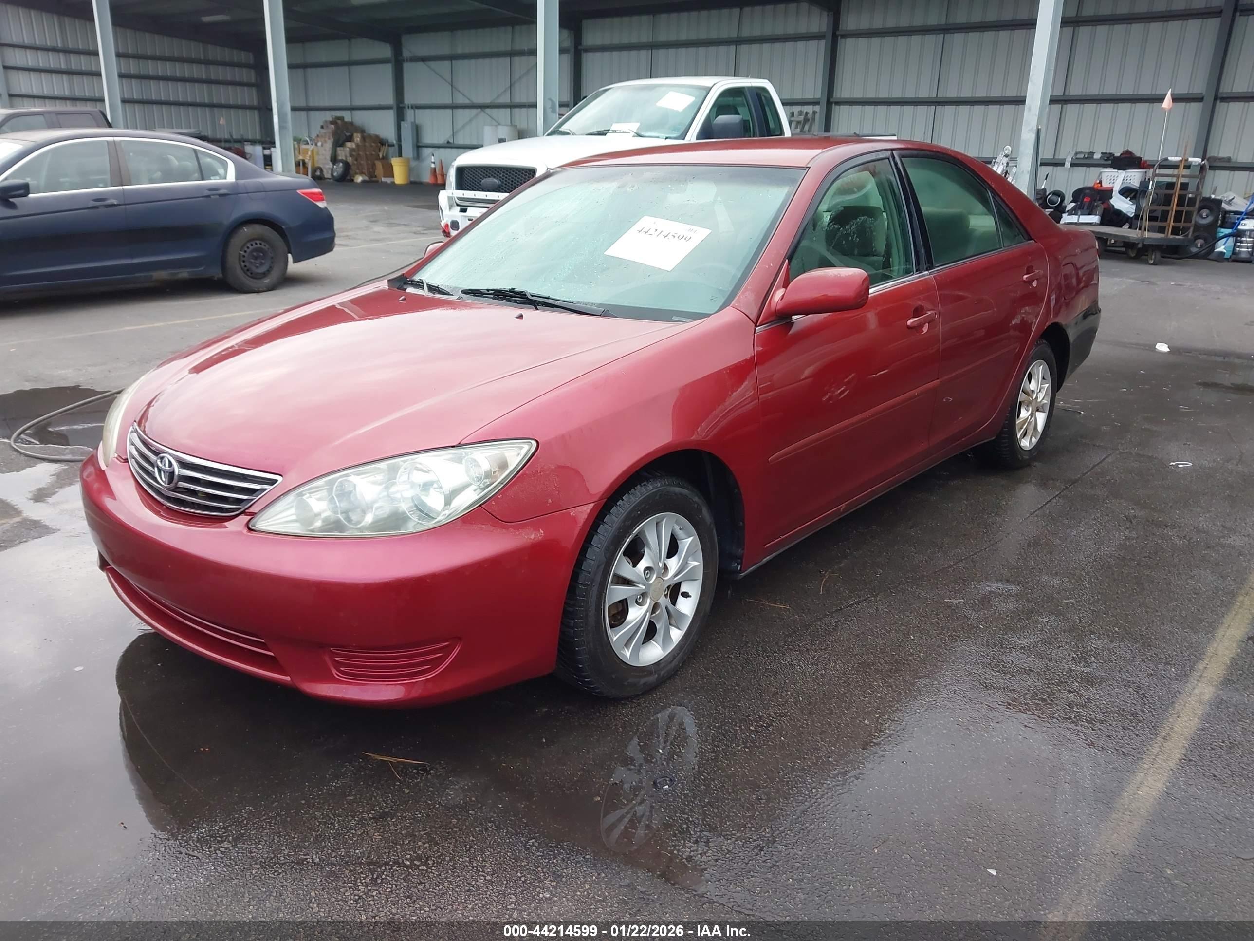 TOYOTA CAMRY image 2