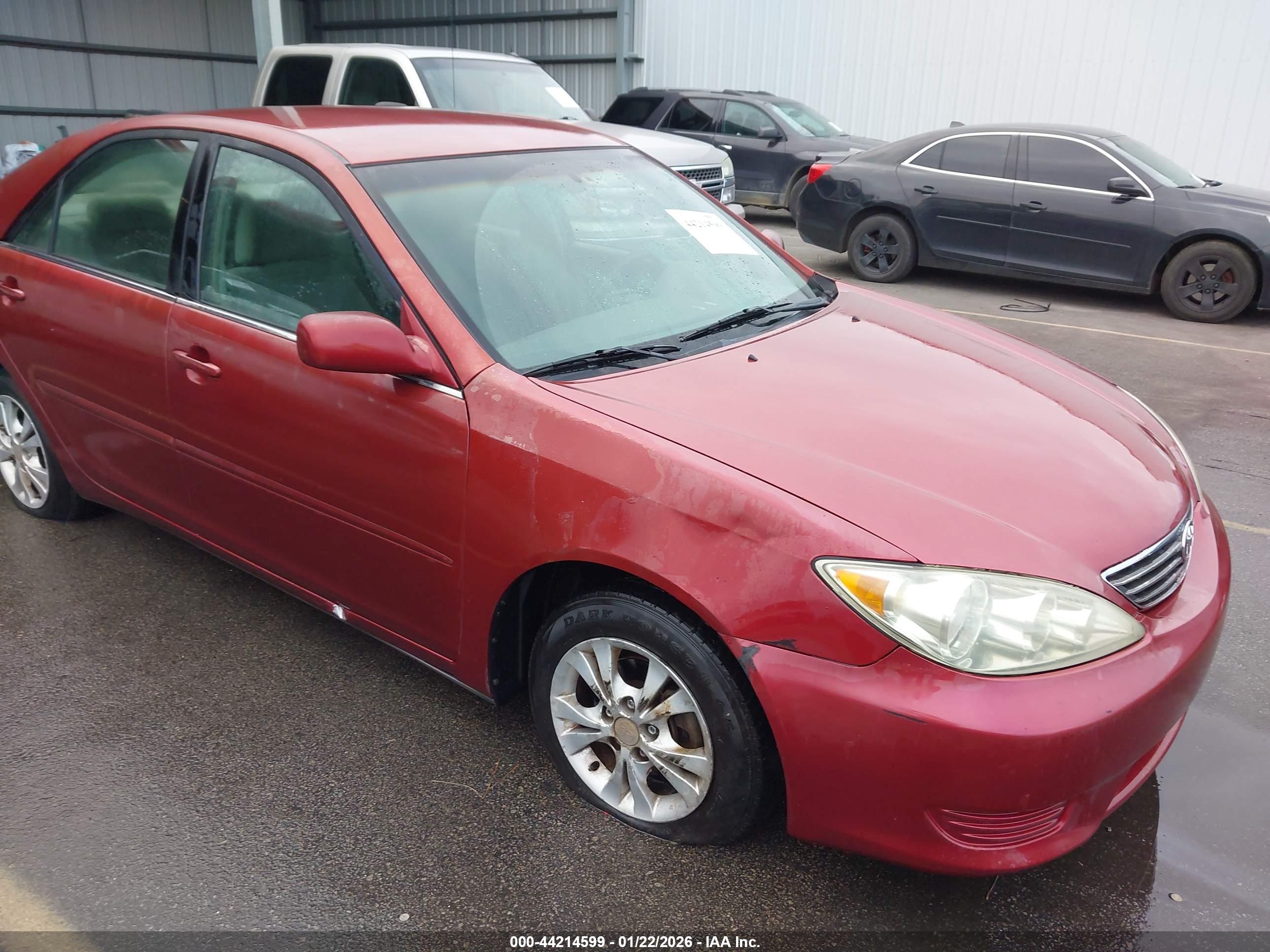 TOYOTA CAMRY image 6