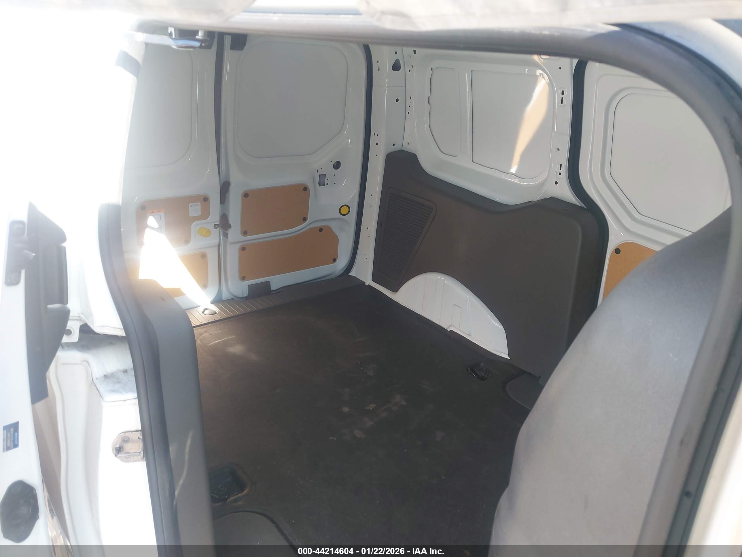 FORD TRANSIT image 8