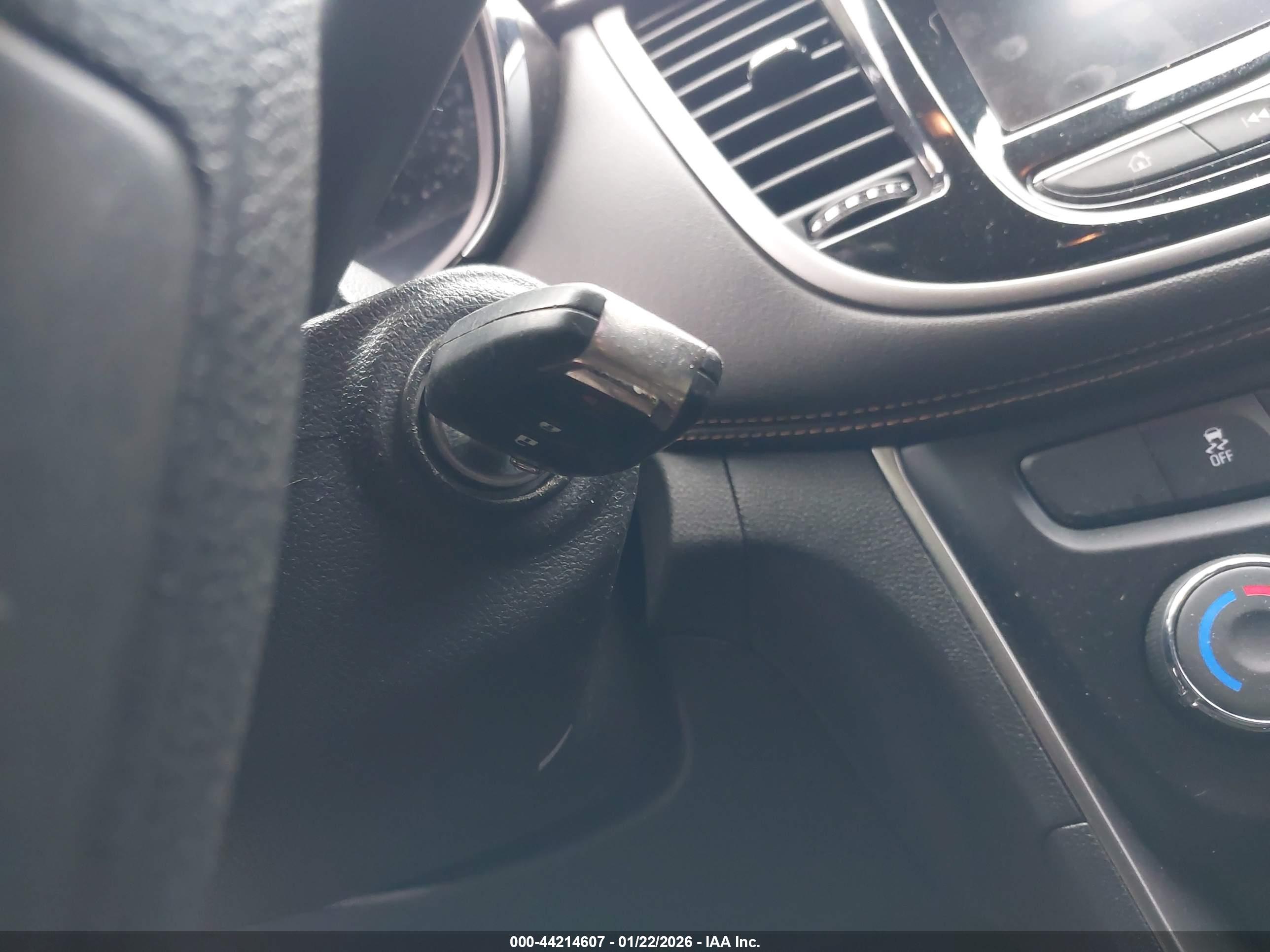 CHEVROLET TRAX image 11